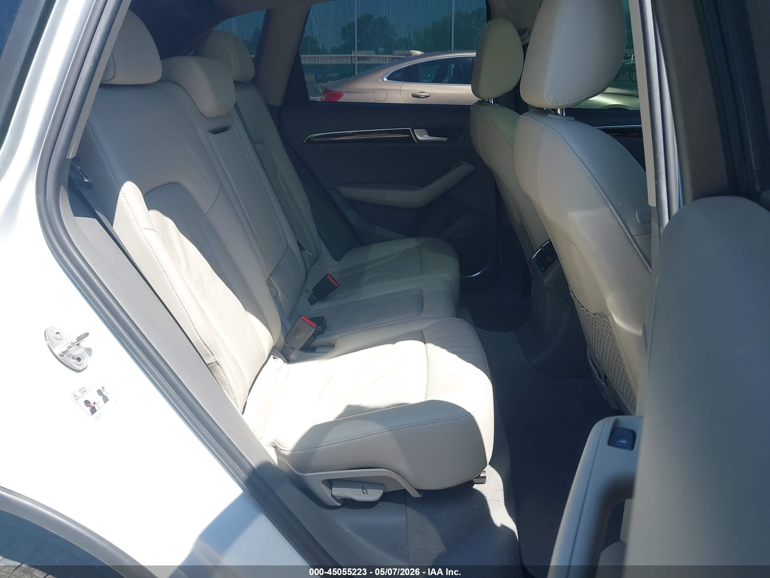 2012 Audi Q5 2.0t Premium White vin: WA1LFAFP1CA045432