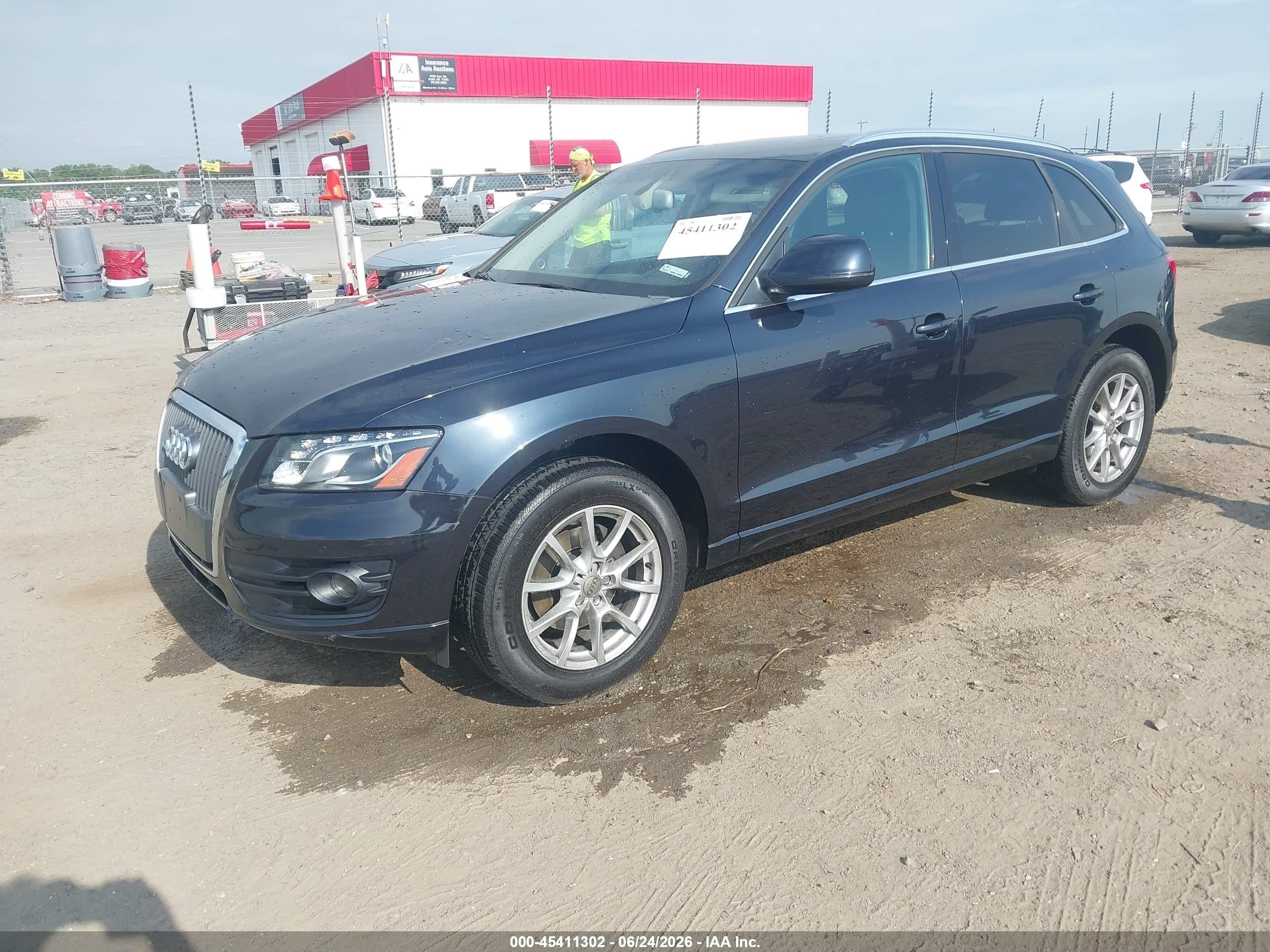 2012 Audi Q5 2.0t Premium Dark Blue vin: WA1LFAFP1CA090791