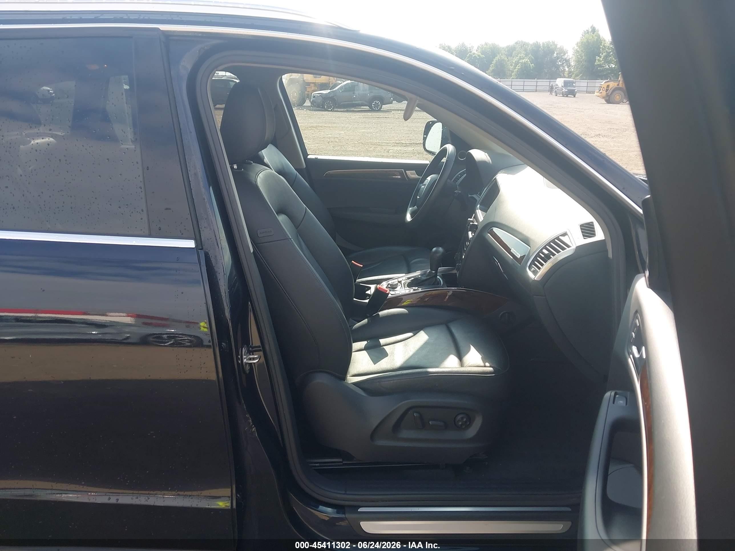 2012 Audi Q5 2.0t Premium Dark Blue vin: WA1LFAFP1CA090791