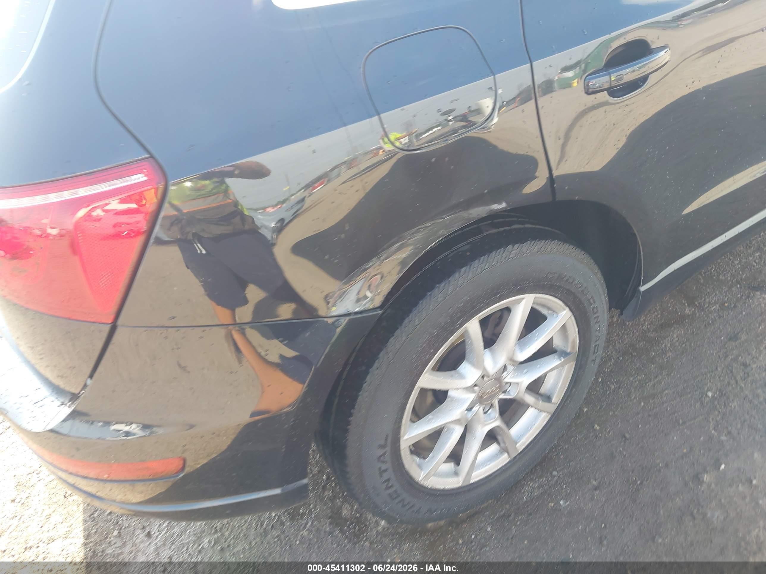 2012 Audi Q5 2.0t Premium Dark Blue vin: WA1LFAFP1CA090791