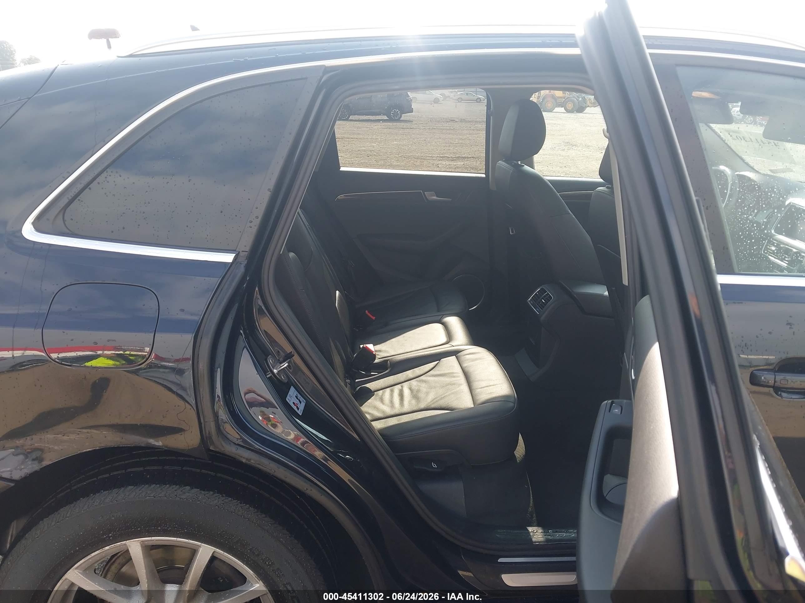 2012 Audi Q5 2.0t Premium Dark Blue vin: WA1LFAFP1CA090791