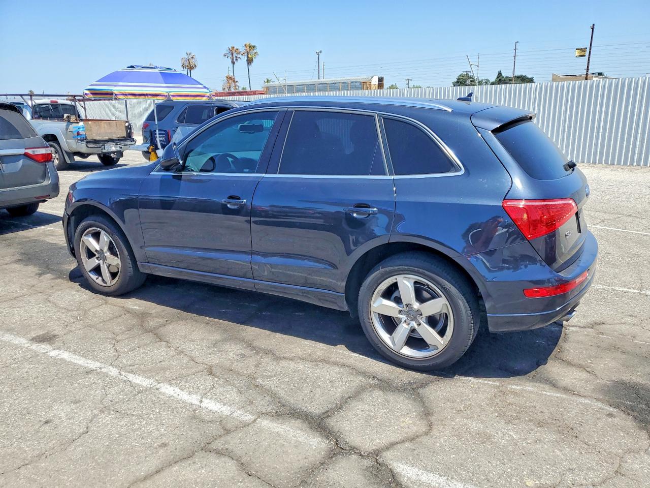 2012 Audi Q5 Premium Plus Blue vin: WA1LFAFP1CA101935