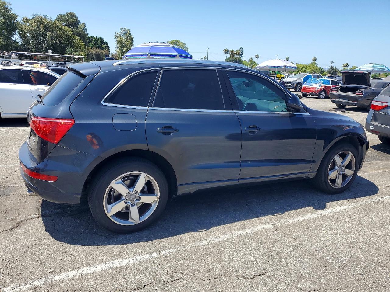 2012 Audi Q5 Premium Plus Blue vin: WA1LFAFP1CA101935