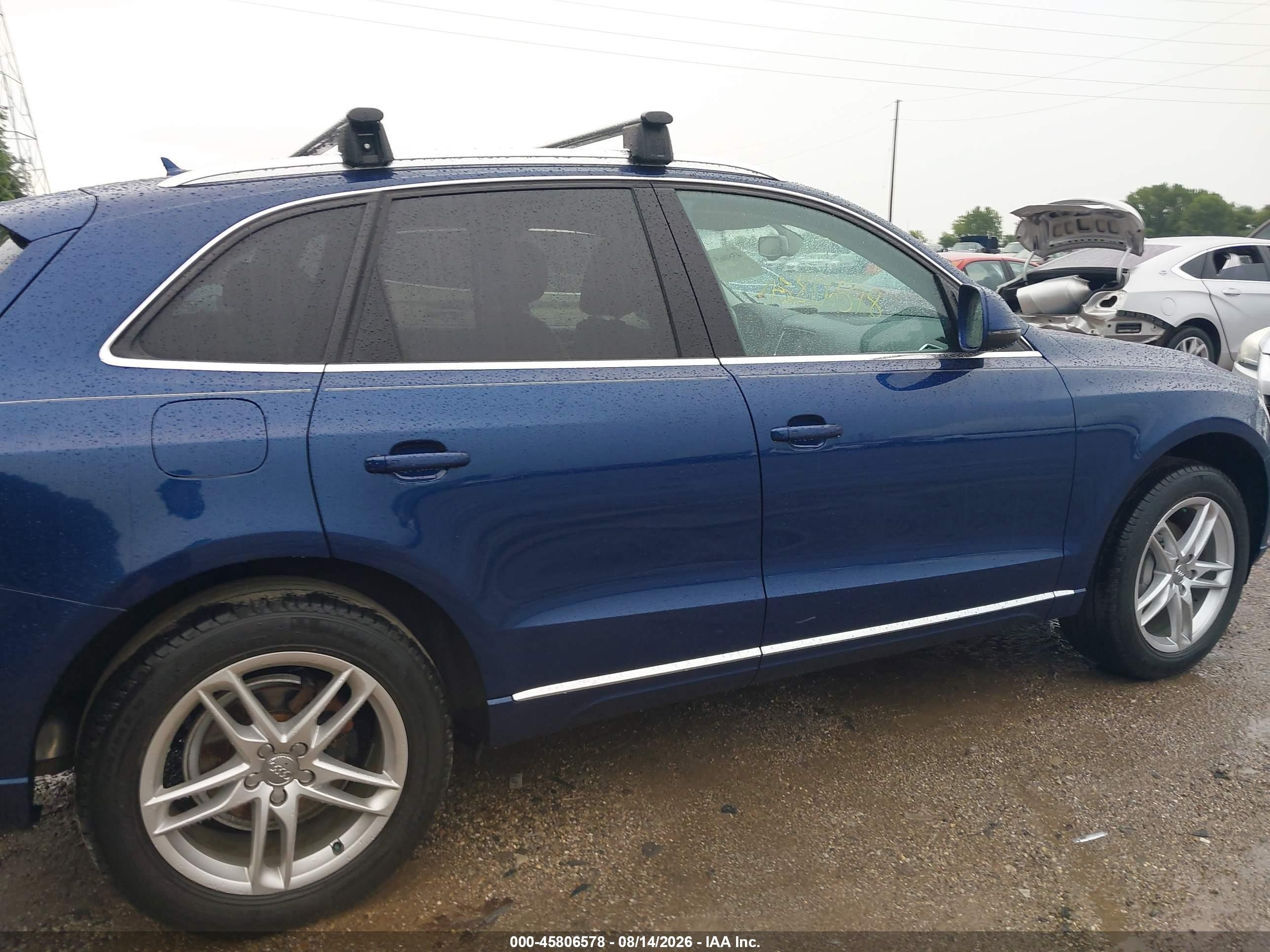 2014 Audi Q5 2.0t Premium Синий vin: WA1LFAFP1EA042436