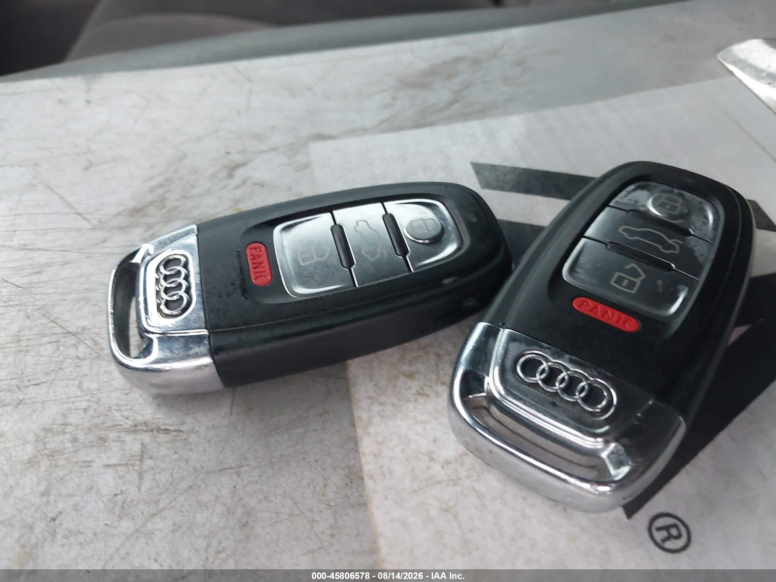 2014 Audi Q5 2.0t Premium Синий vin: WA1LFAFP1EA042436