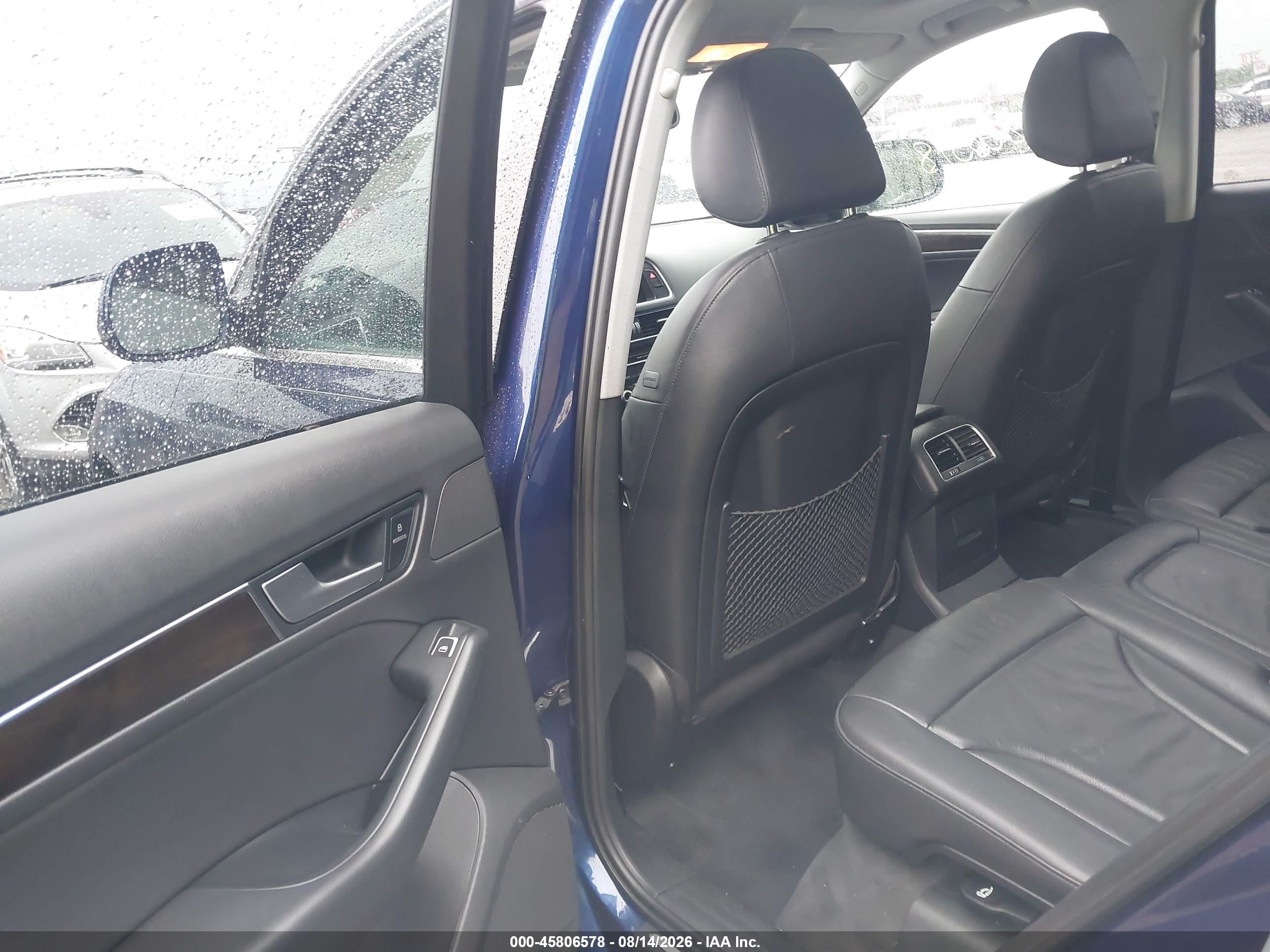 2014 Audi Q5 2.0t Premium Синий vin: WA1LFAFP1EA042436