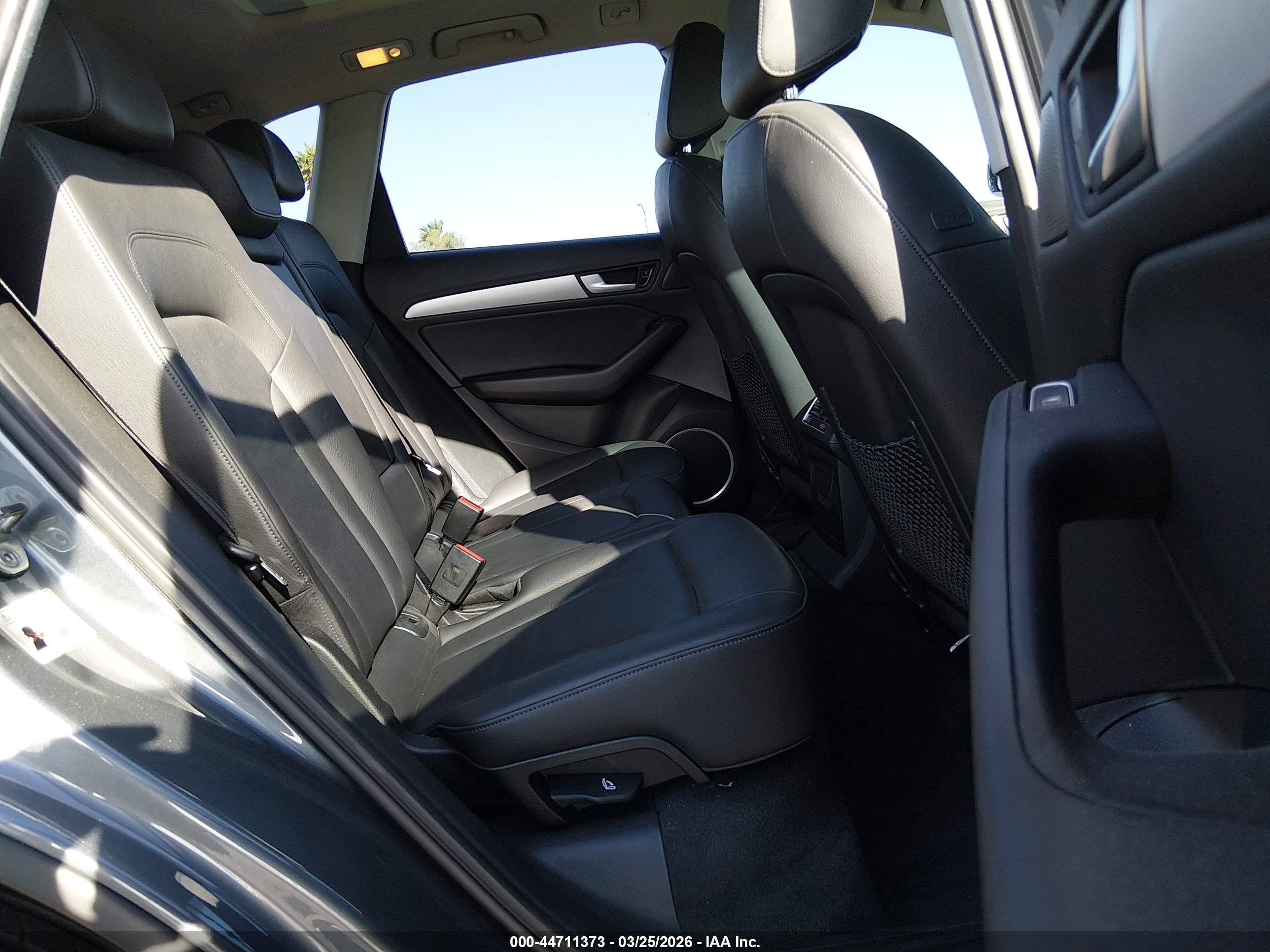 2014 Audi Q5 2.0t Premium Gray vin: WA1LFAFP1EA065862