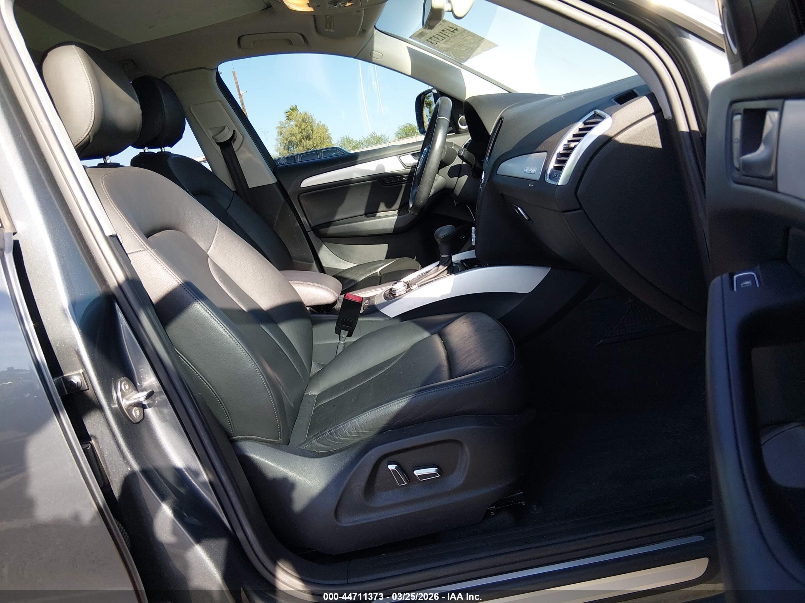 2014 Audi Q5 2.0t Premium Gray vin: WA1LFAFP1EA065862