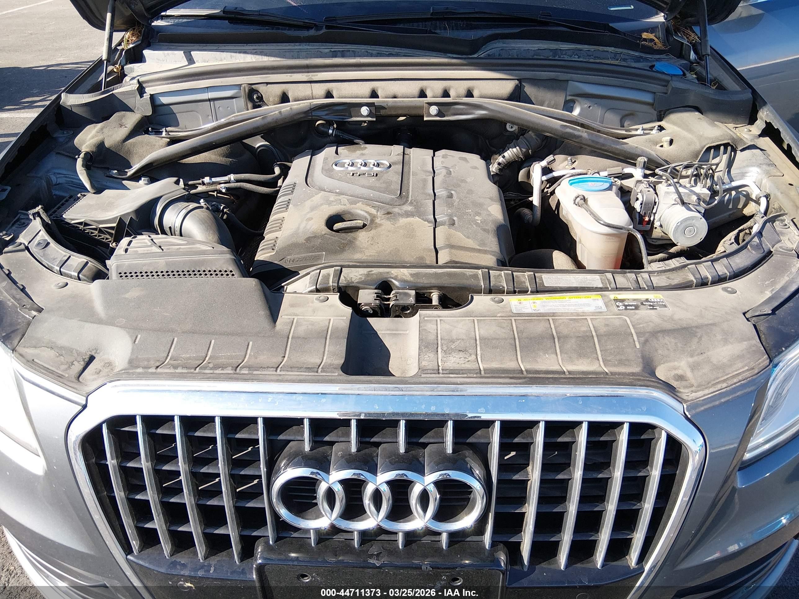 2014 Audi Q5 2.0t Premium Gray vin: WA1LFAFP1EA065862