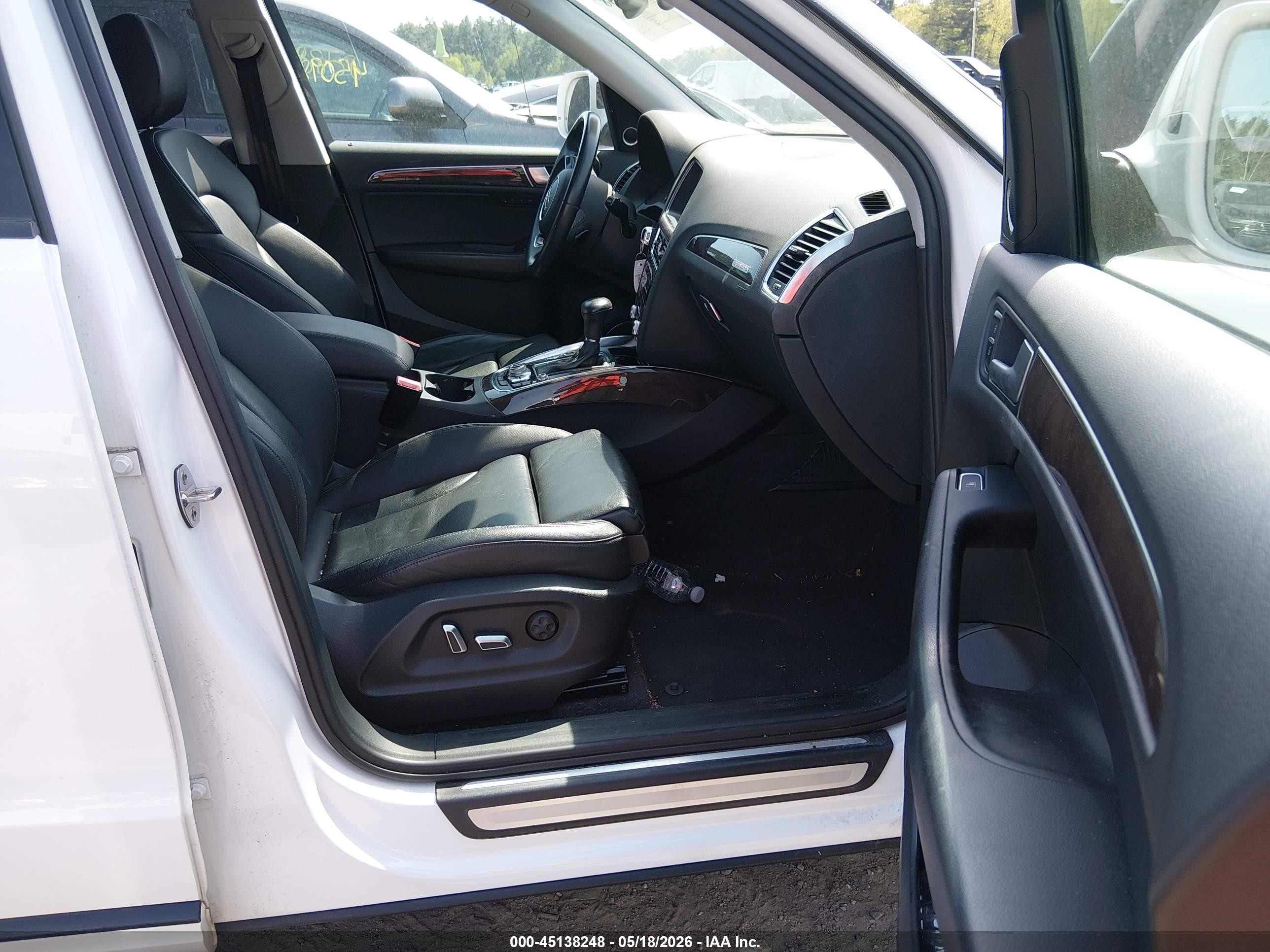 2014 Audi Q5 2.0t Premium Белый vin: WA1LFAFP1EA114414
