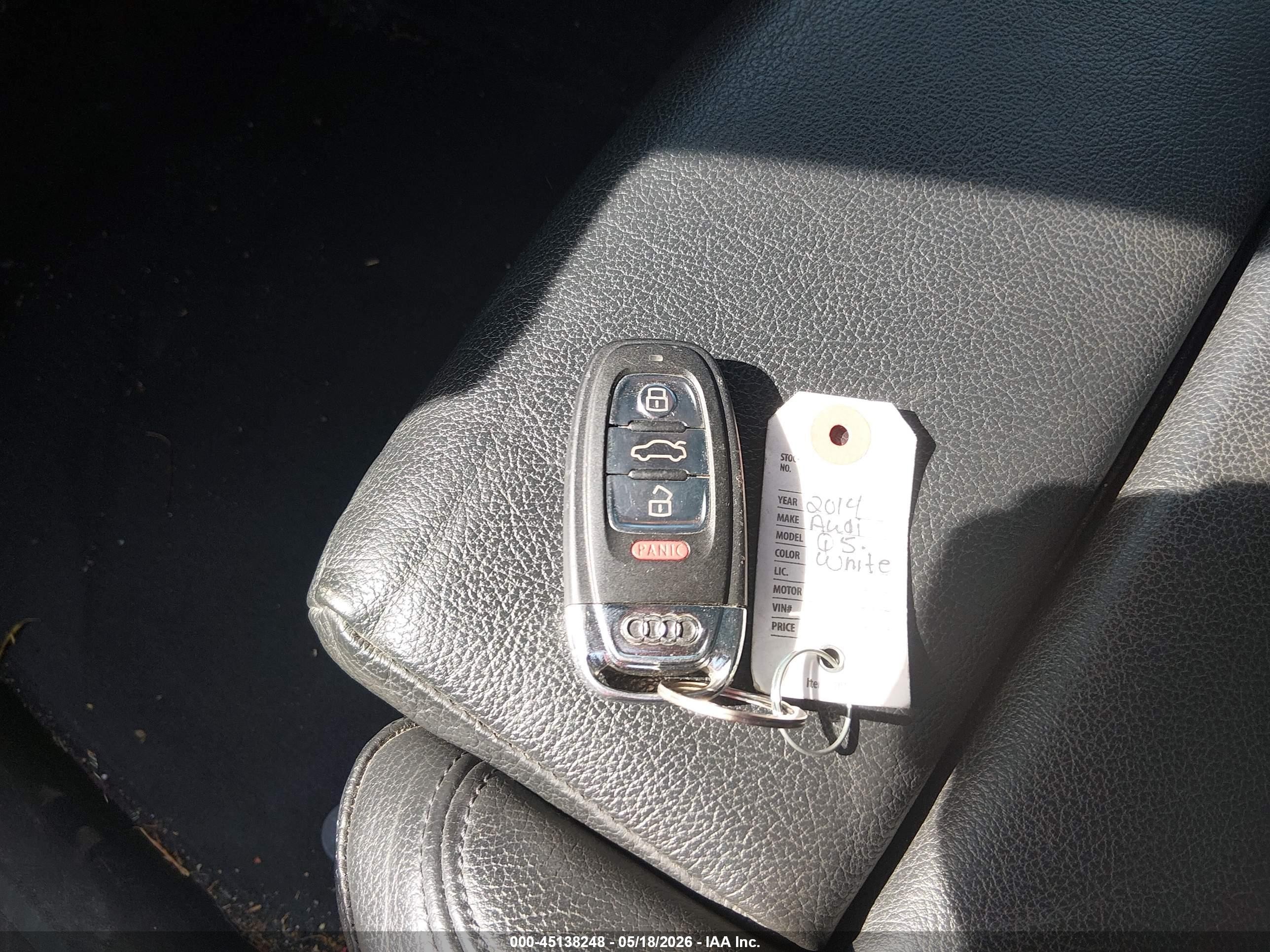 2014 Audi Q5 2.0t Premium Белый vin: WA1LFAFP1EA114414