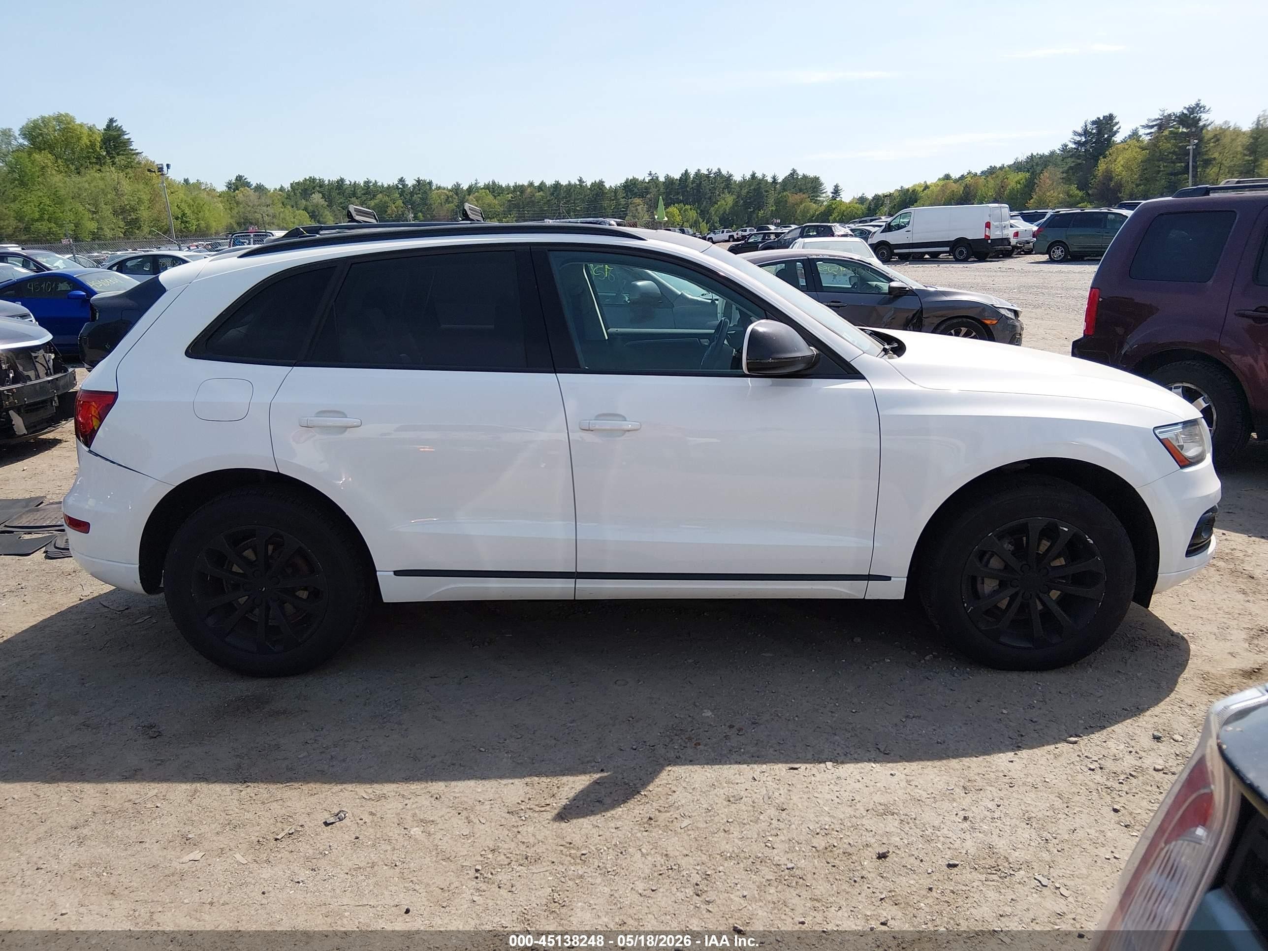 2014 Audi Q5 2.0t Premium Белый vin: WA1LFAFP1EA114414