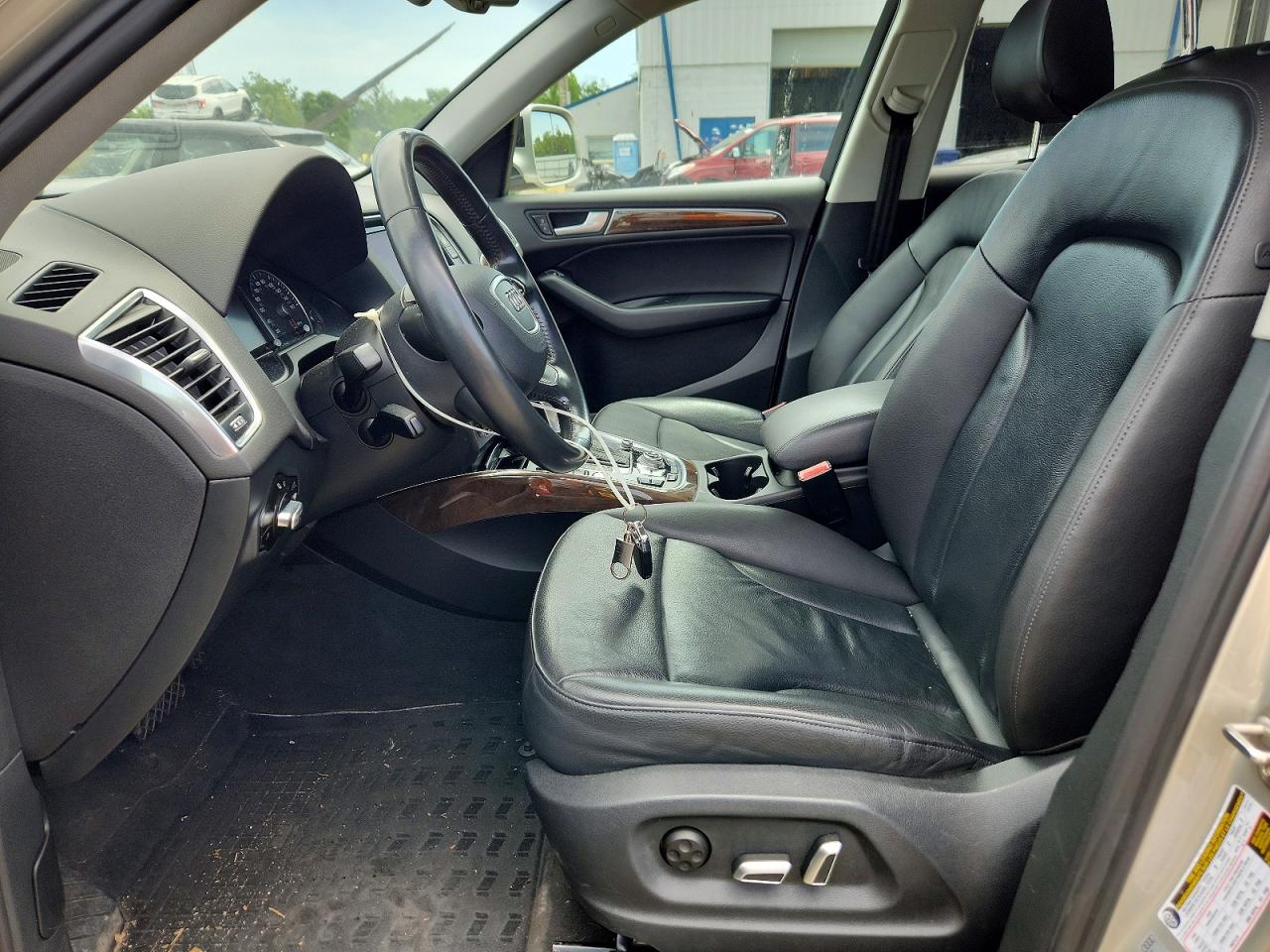 2015 Audi Q5 Premium Plus Cream vin: WA1LFAFP1FA074059