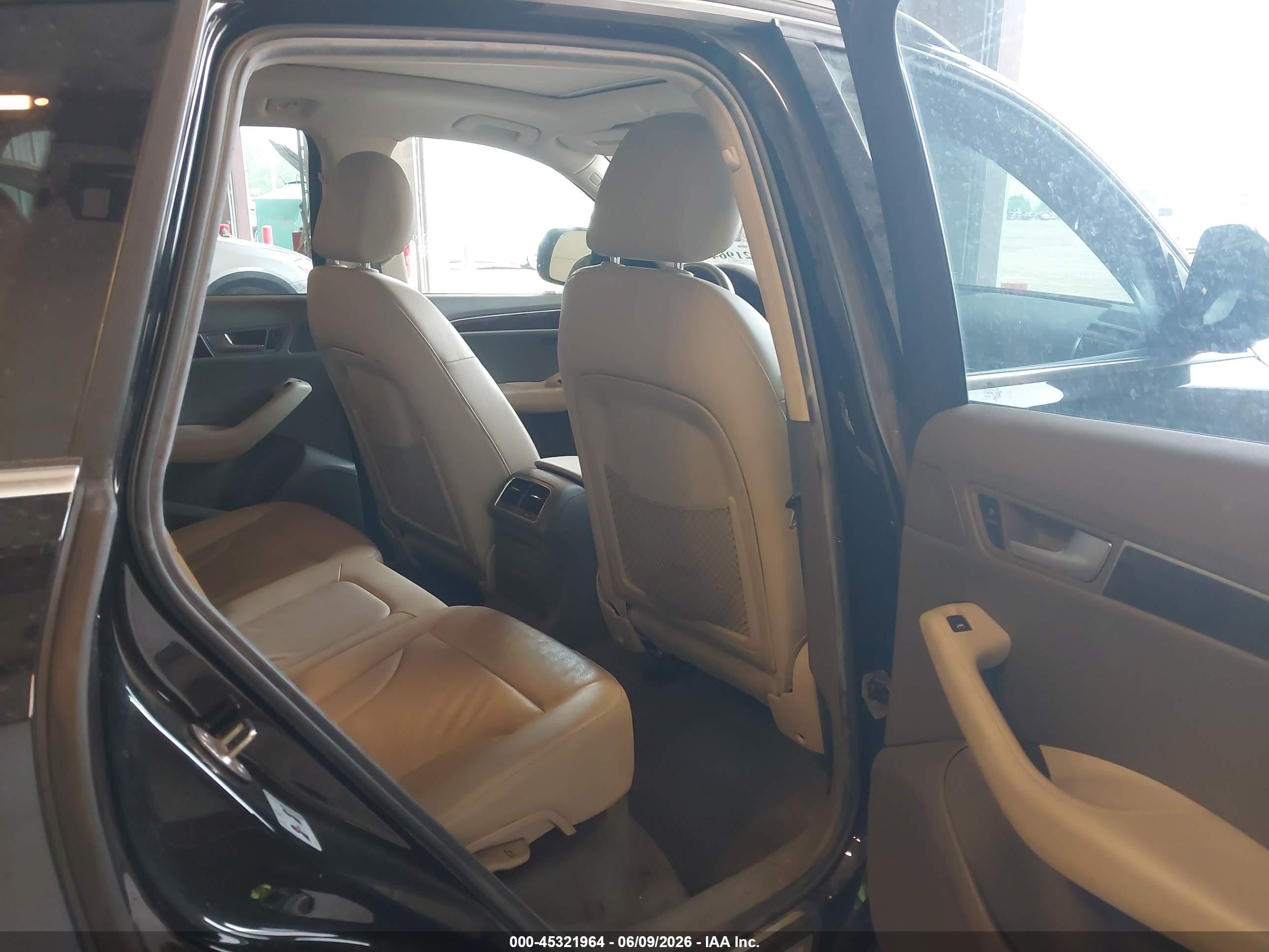 2011 Audi Q5 2.0t Premium Black vin: WA1LFAFP2BA014835