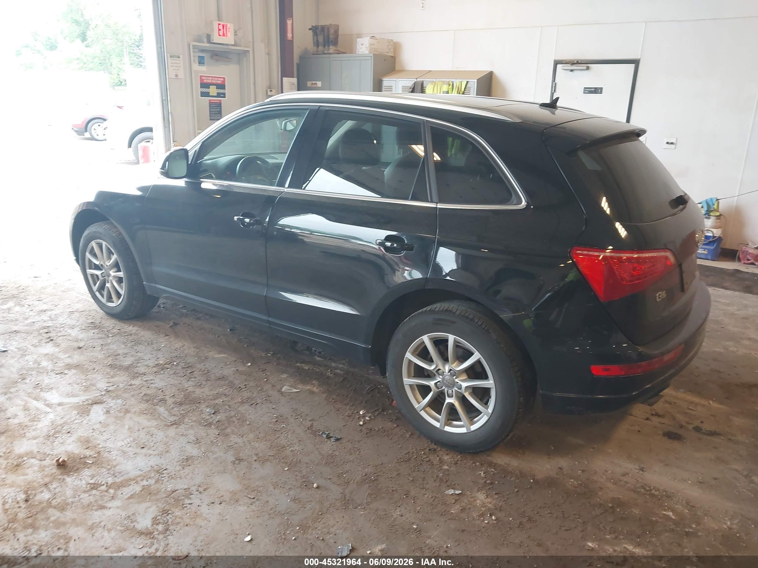 2011 Audi Q5 2.0t Premium Black vin: WA1LFAFP2BA014835