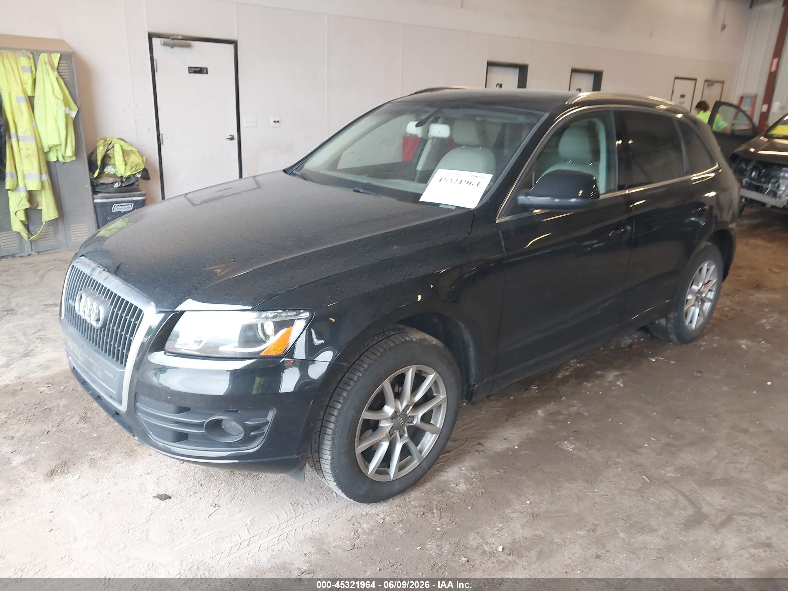 2011 Audi Q5 2.0t Premium Black vin: WA1LFAFP2BA014835
