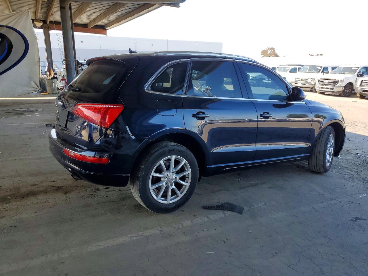 2011 Audi Q5 Premium Plus Black vin: WA1LFAFP2BA017962
