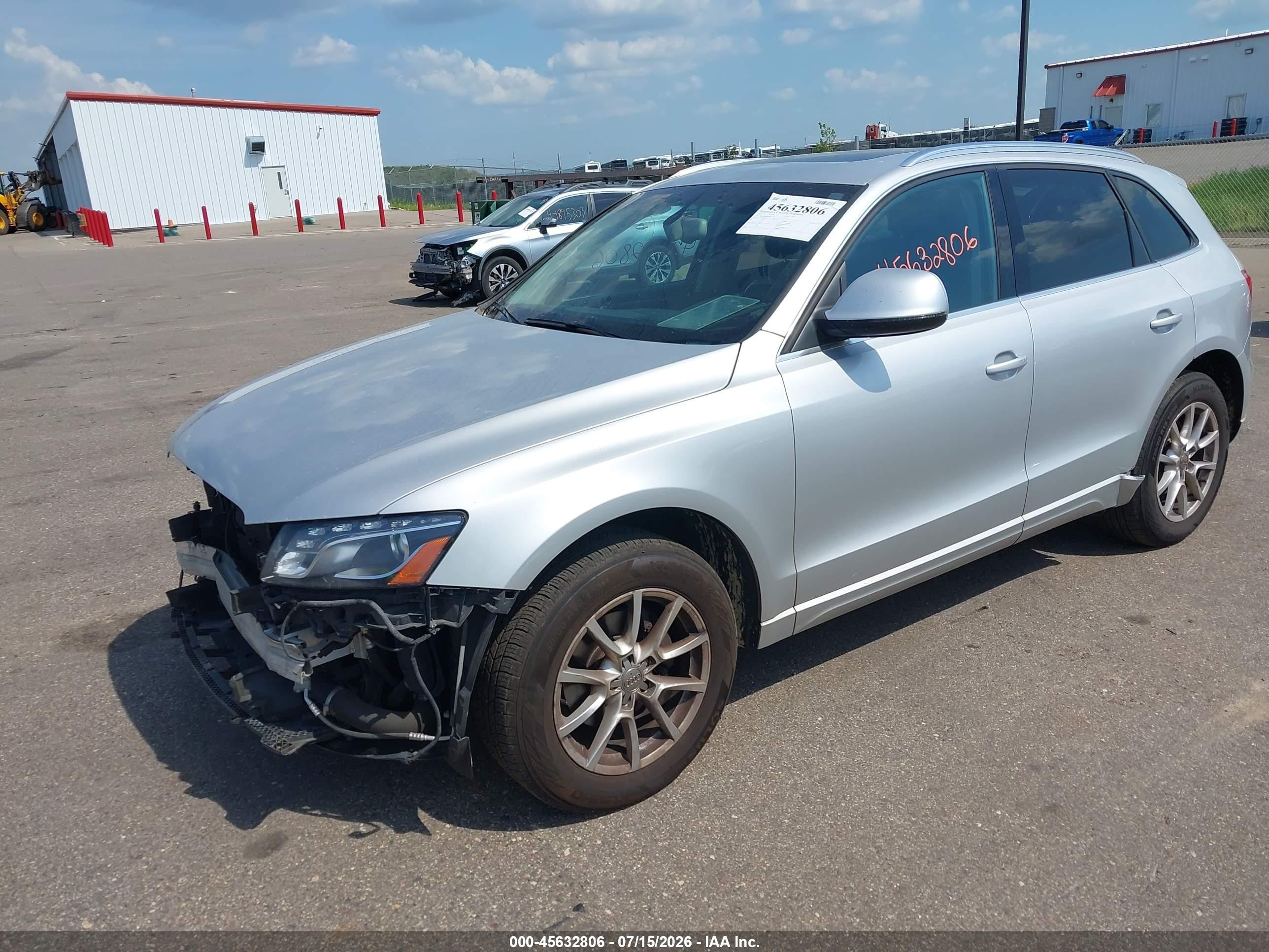 2011 Audi Q5 2.0t Premium Серебряный vin: WA1LFAFP2BA034731