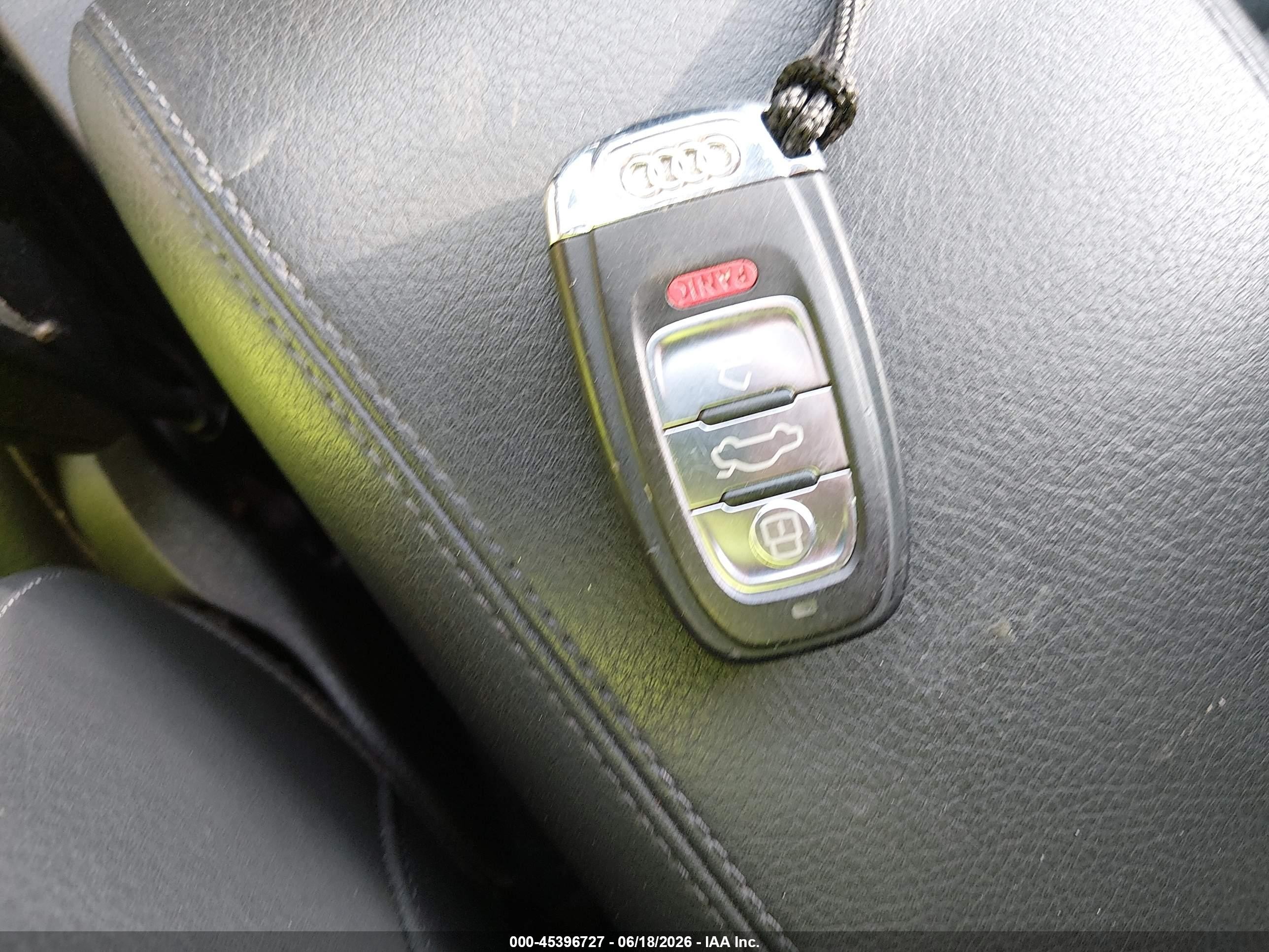 2012 Audi Q5 2.0t Premium Белый vin: WA1LFAFP2CA048565