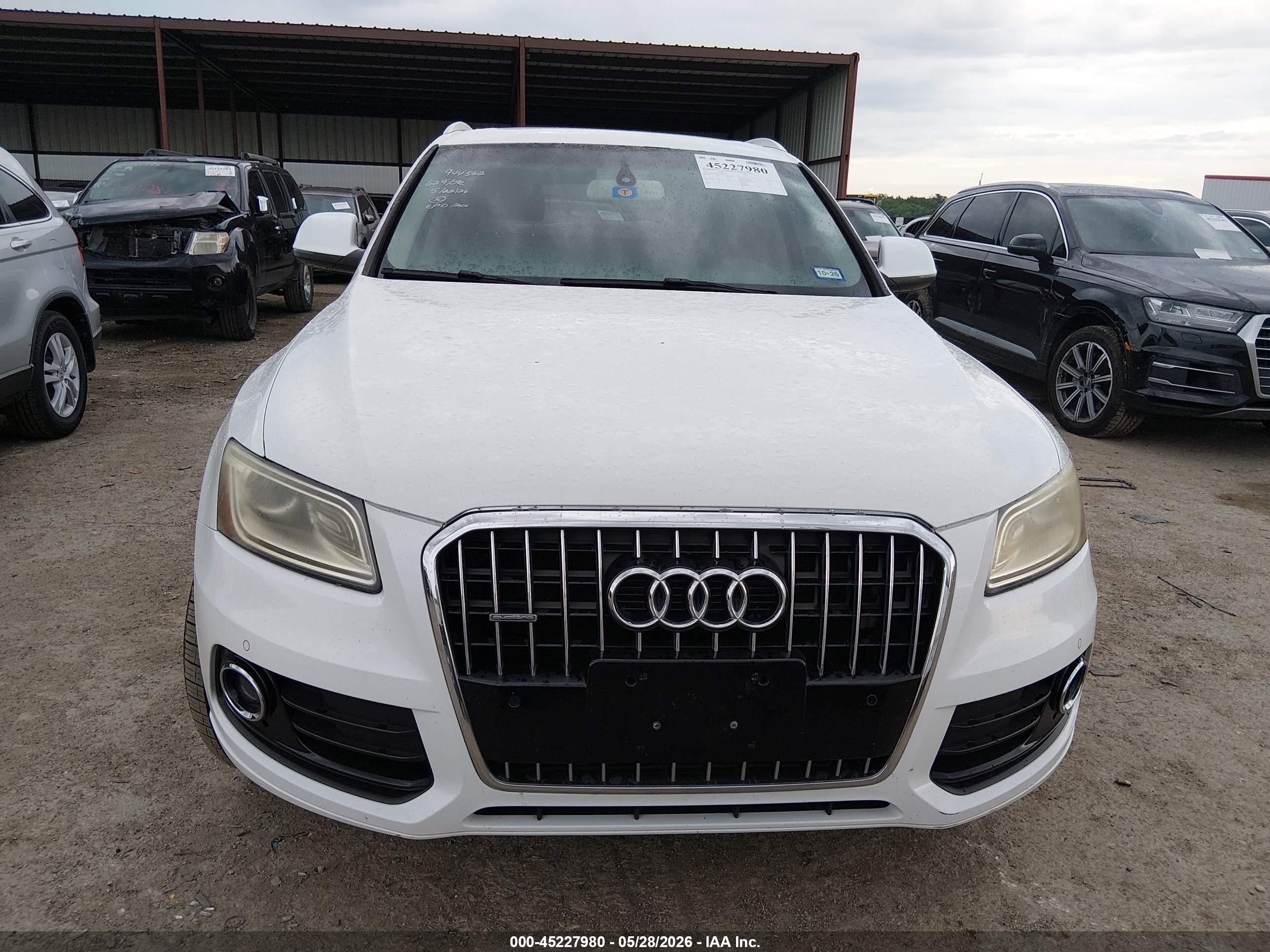 2014 Audi Q5 2.0t Premium White vin: WA1LFAFP2EA053137