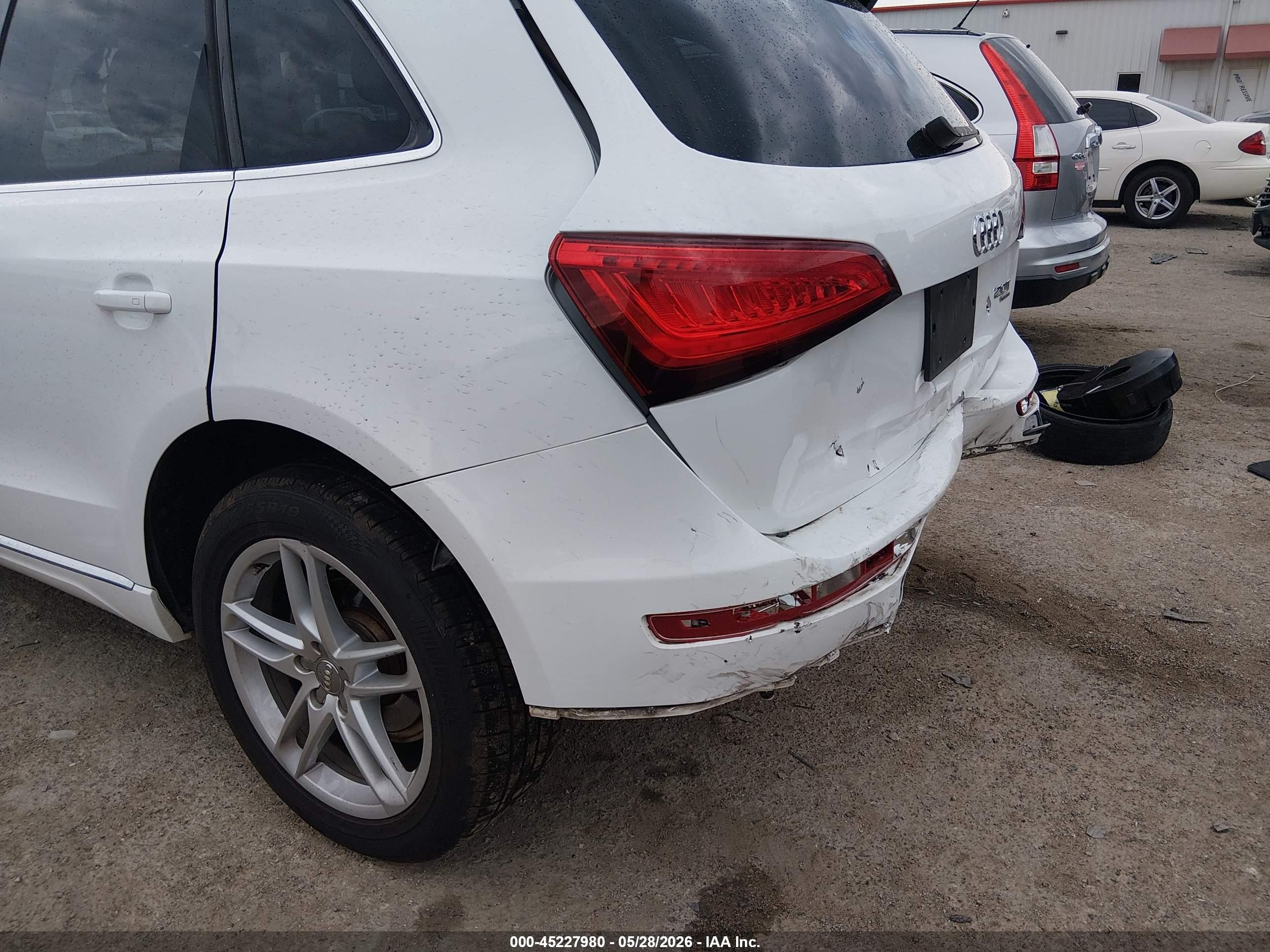 2014 Audi Q5 2.0t Premium White vin: WA1LFAFP2EA053137