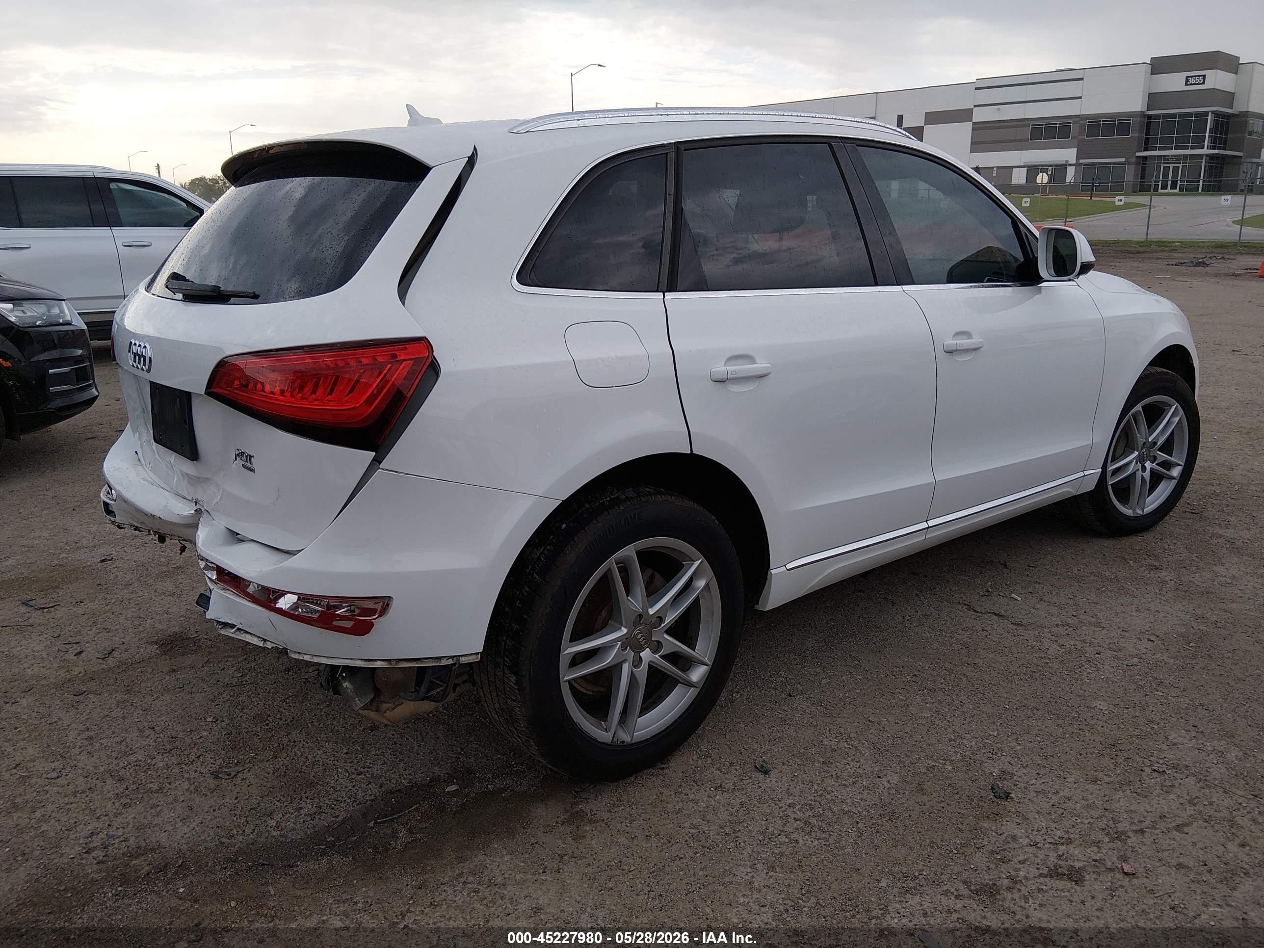 2014 Audi Q5 2.0t Premium White vin: WA1LFAFP2EA053137