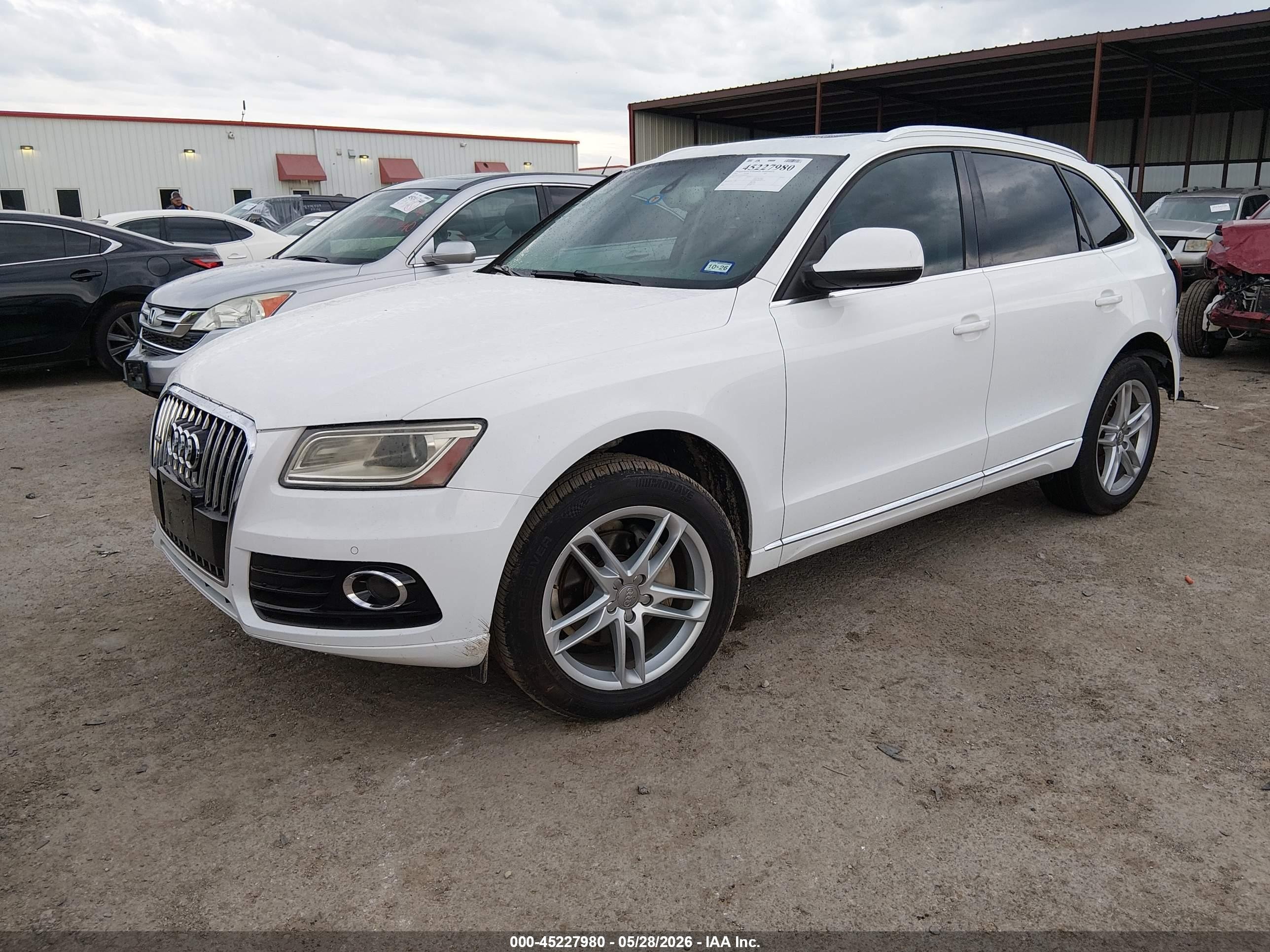2014 Audi Q5 2.0t Premium White vin: WA1LFAFP2EA053137