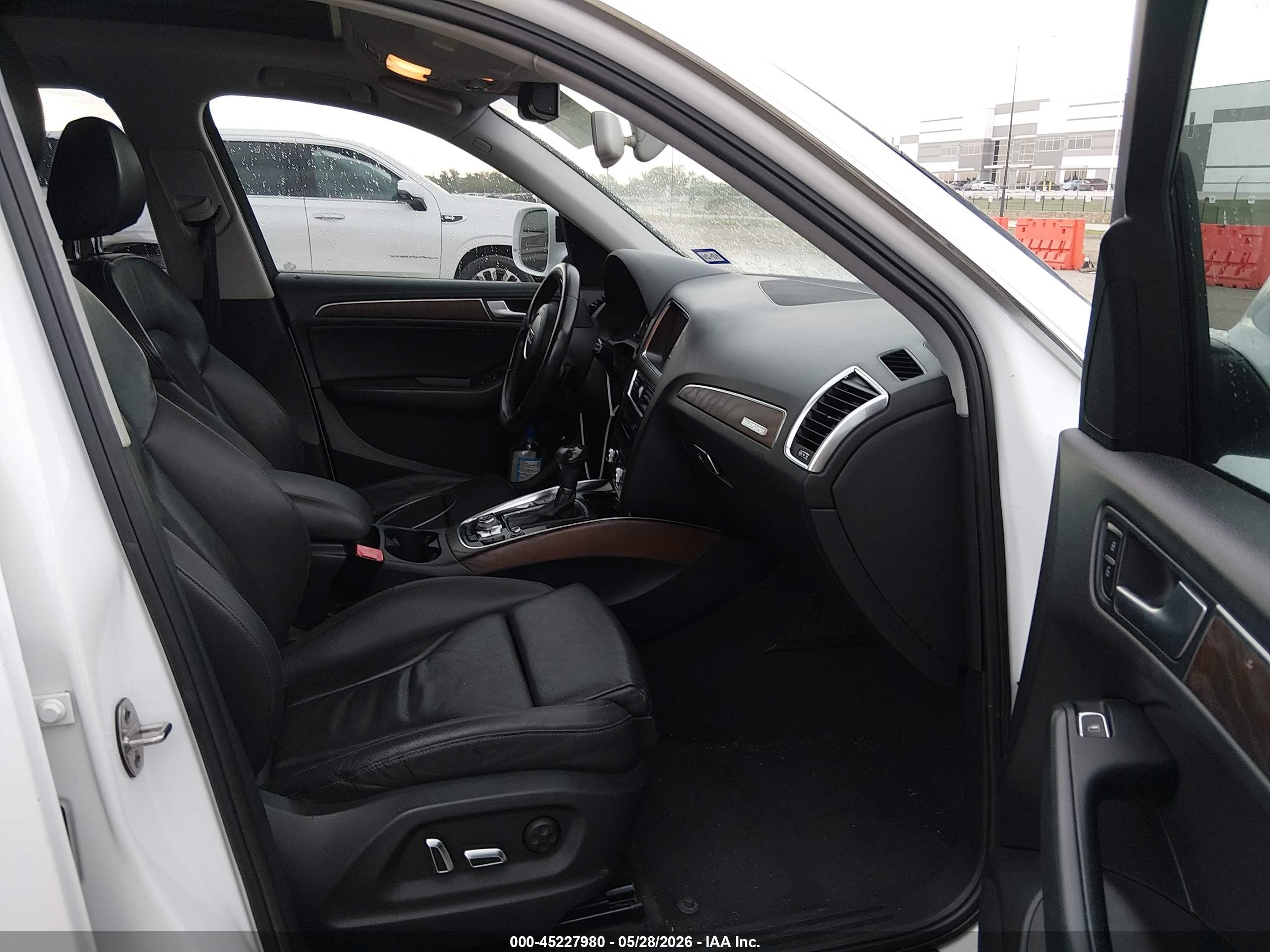 2014 Audi Q5 2.0t Premium White vin: WA1LFAFP2EA053137