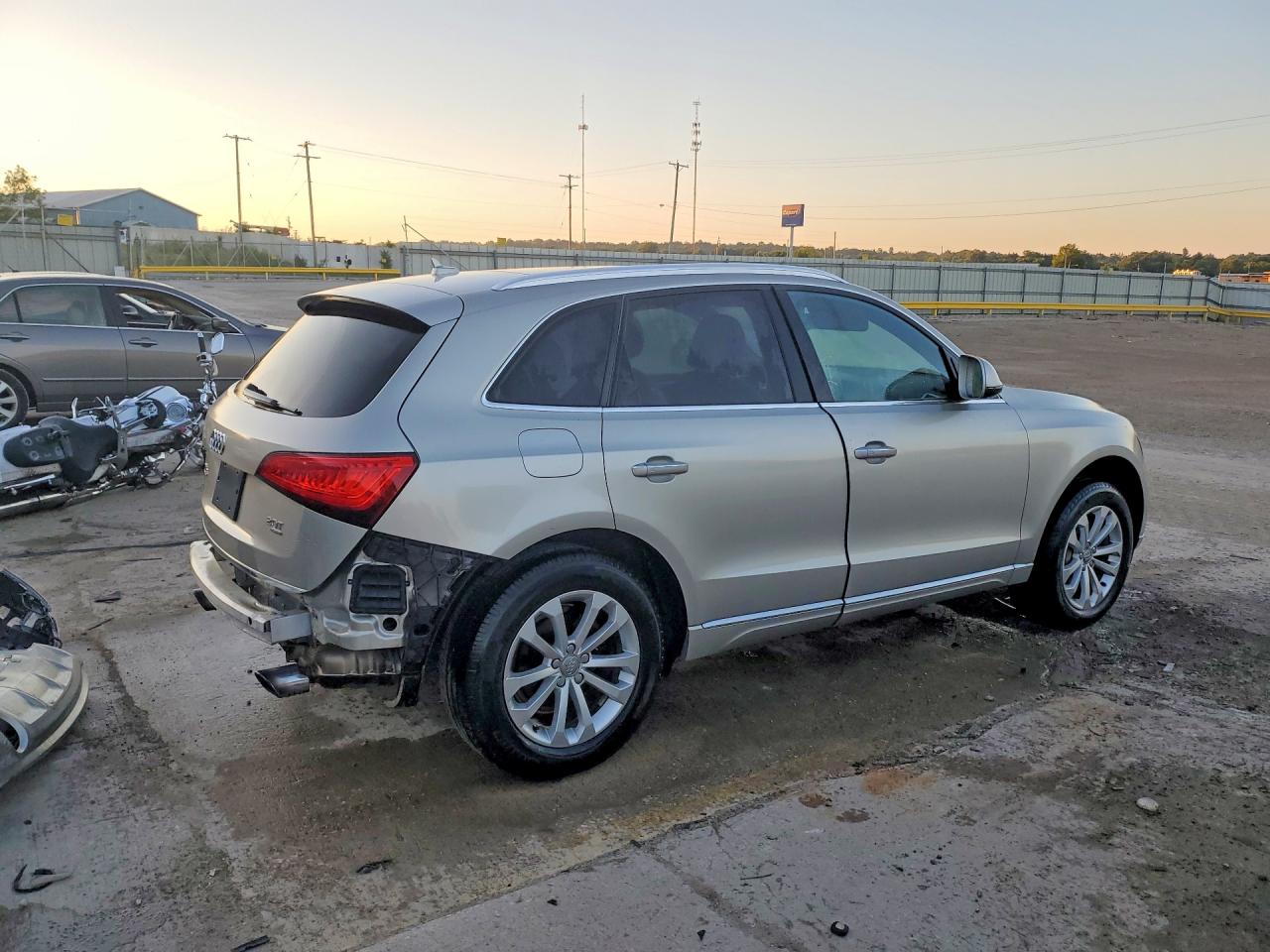 2015 Audi Q5 Premium Plus Beige vin: WA1LFAFP2FA027820