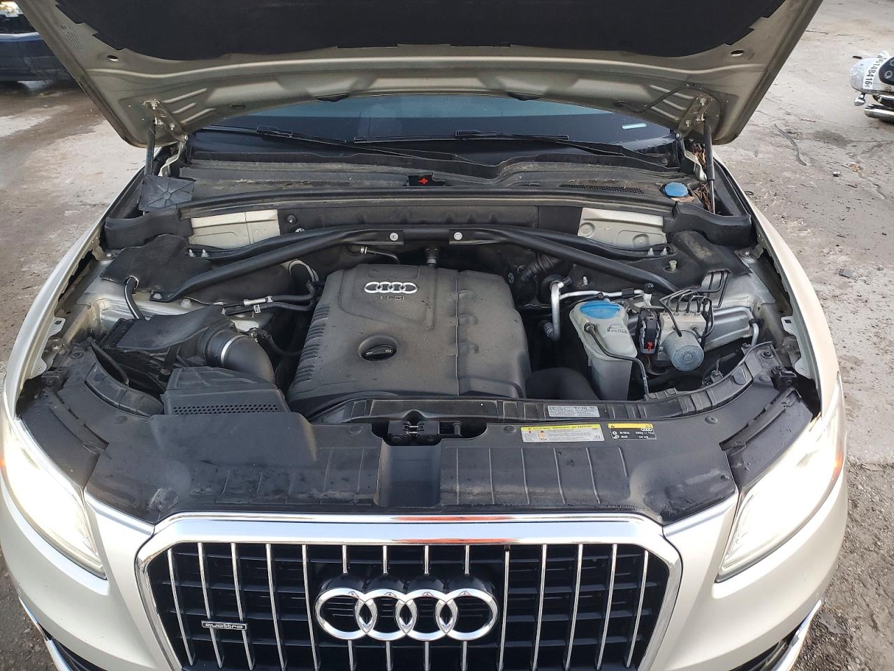 2015 Audi Q5 Premium Plus Beige vin: WA1LFAFP2FA027820