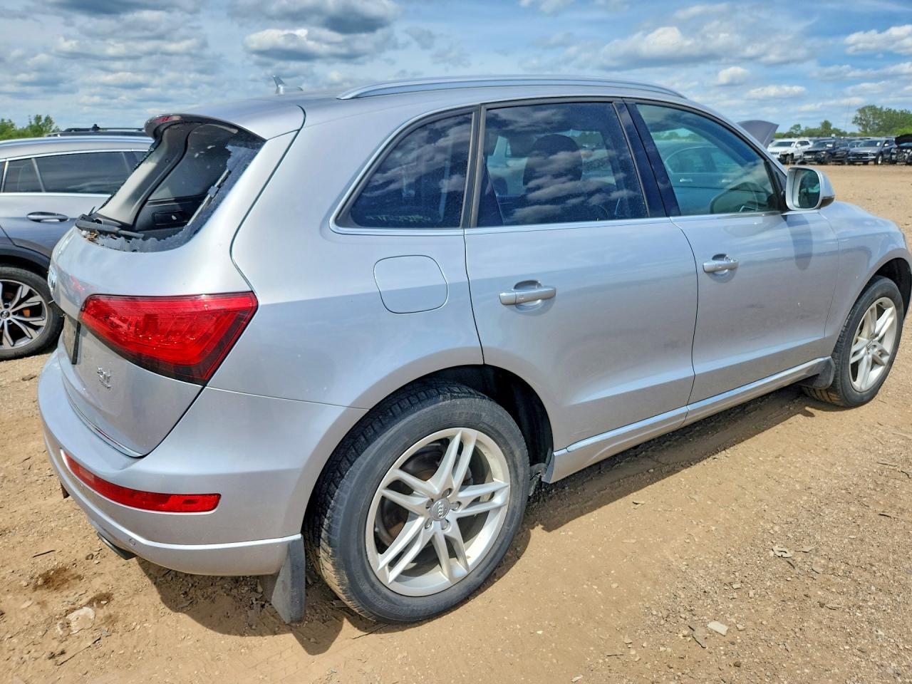 2015 Audi Q5 Premium Plus Серебряный vin: WA1LFAFP2FA058565