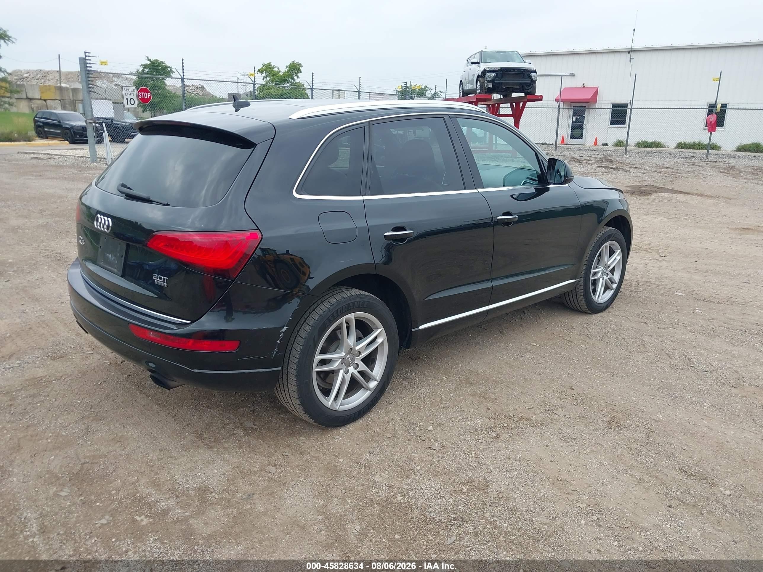 2015 Audi Q5 2.0t Premium Черный vin: WA1LFAFP2FA076273