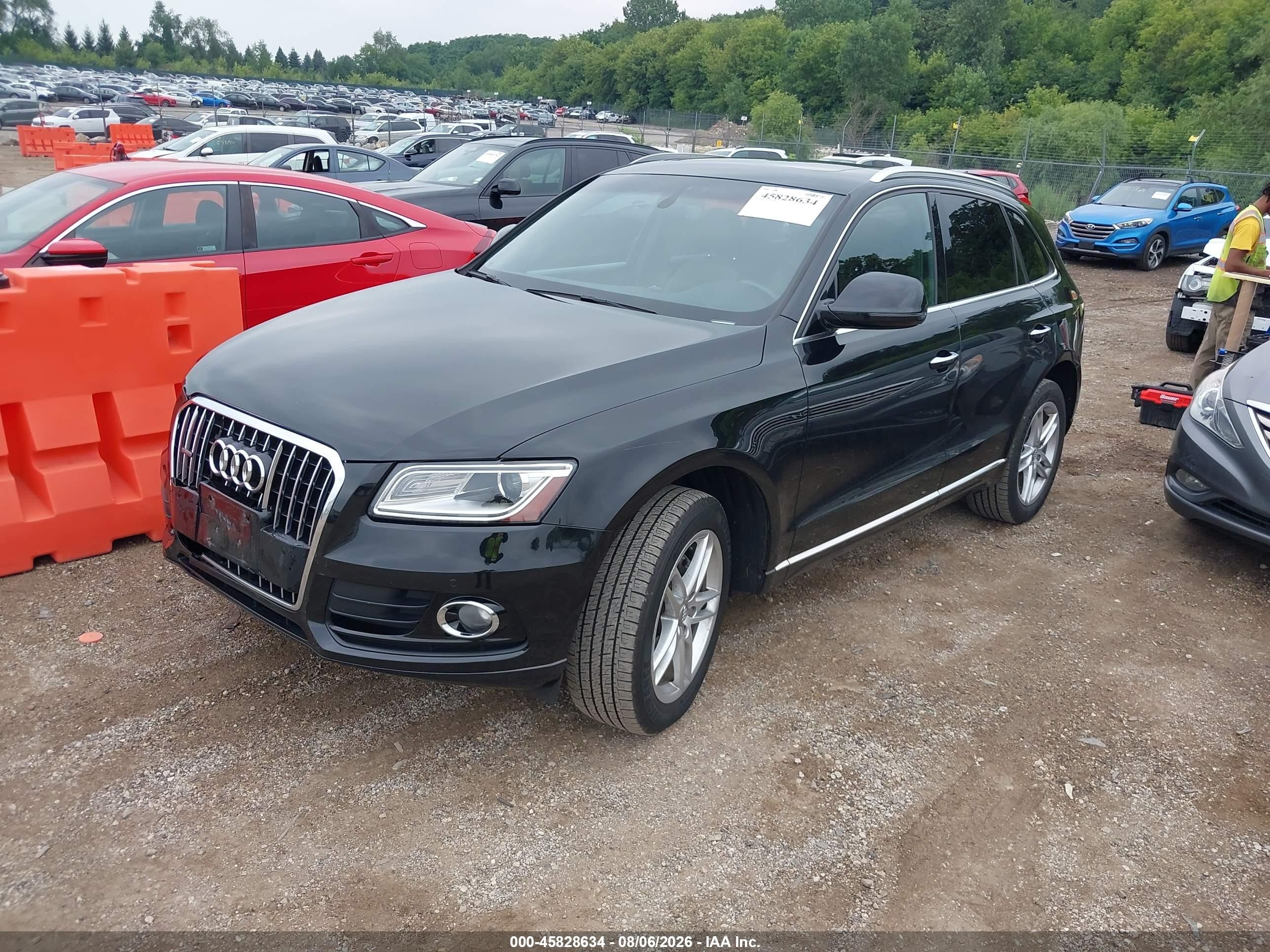 2015 Audi Q5 2.0t Premium Черный vin: WA1LFAFP2FA076273
