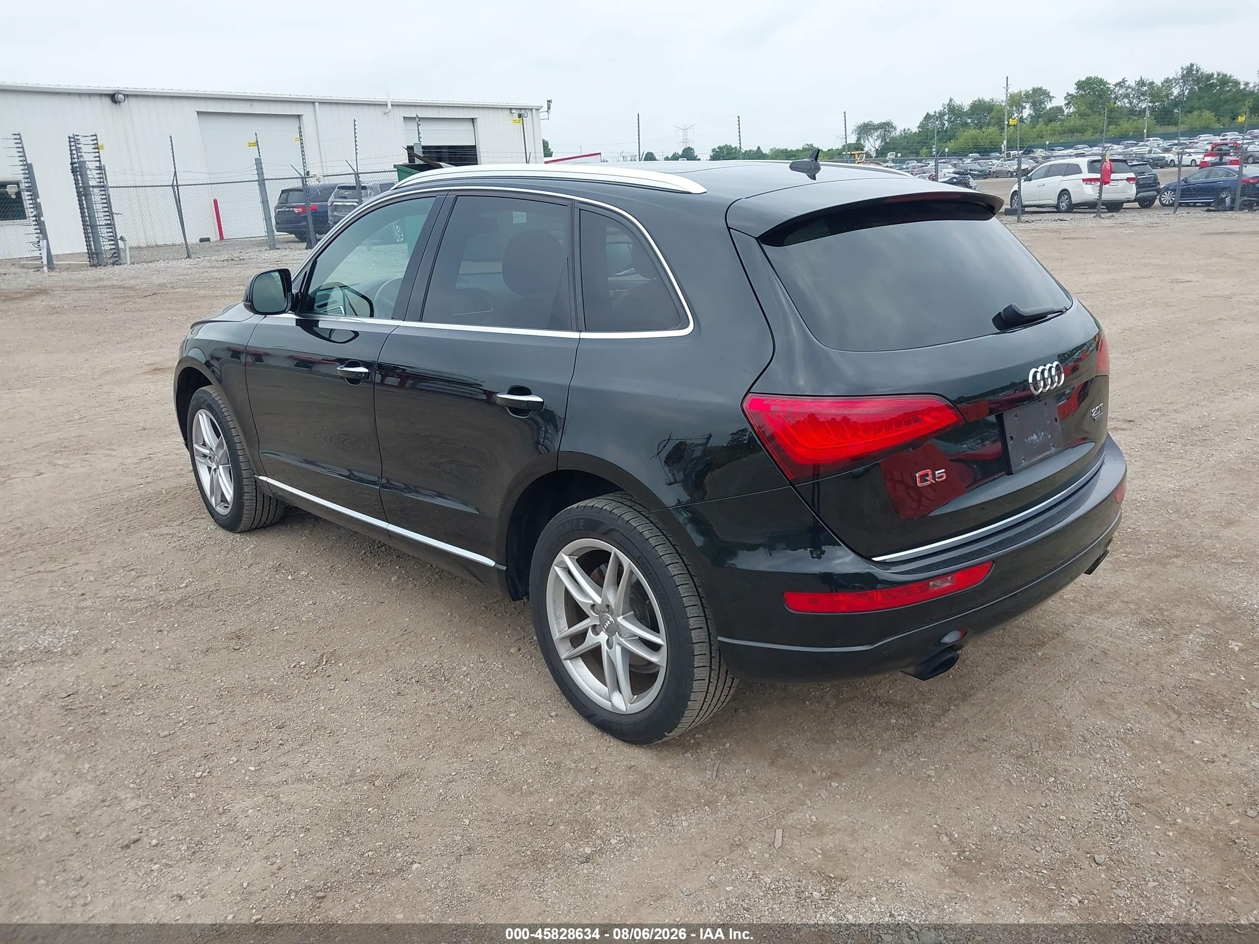 2015 Audi Q5 2.0t Premium Черный vin: WA1LFAFP2FA076273