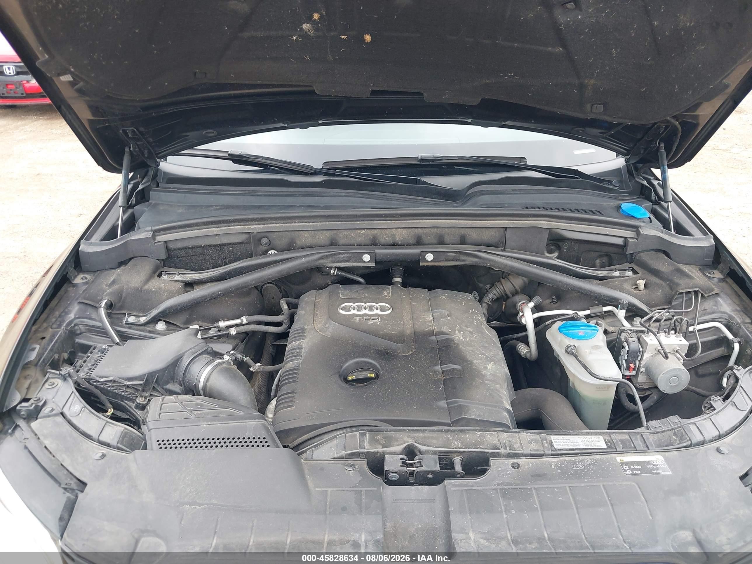 2015 Audi Q5 2.0t Premium Черный vin: WA1LFAFP2FA076273