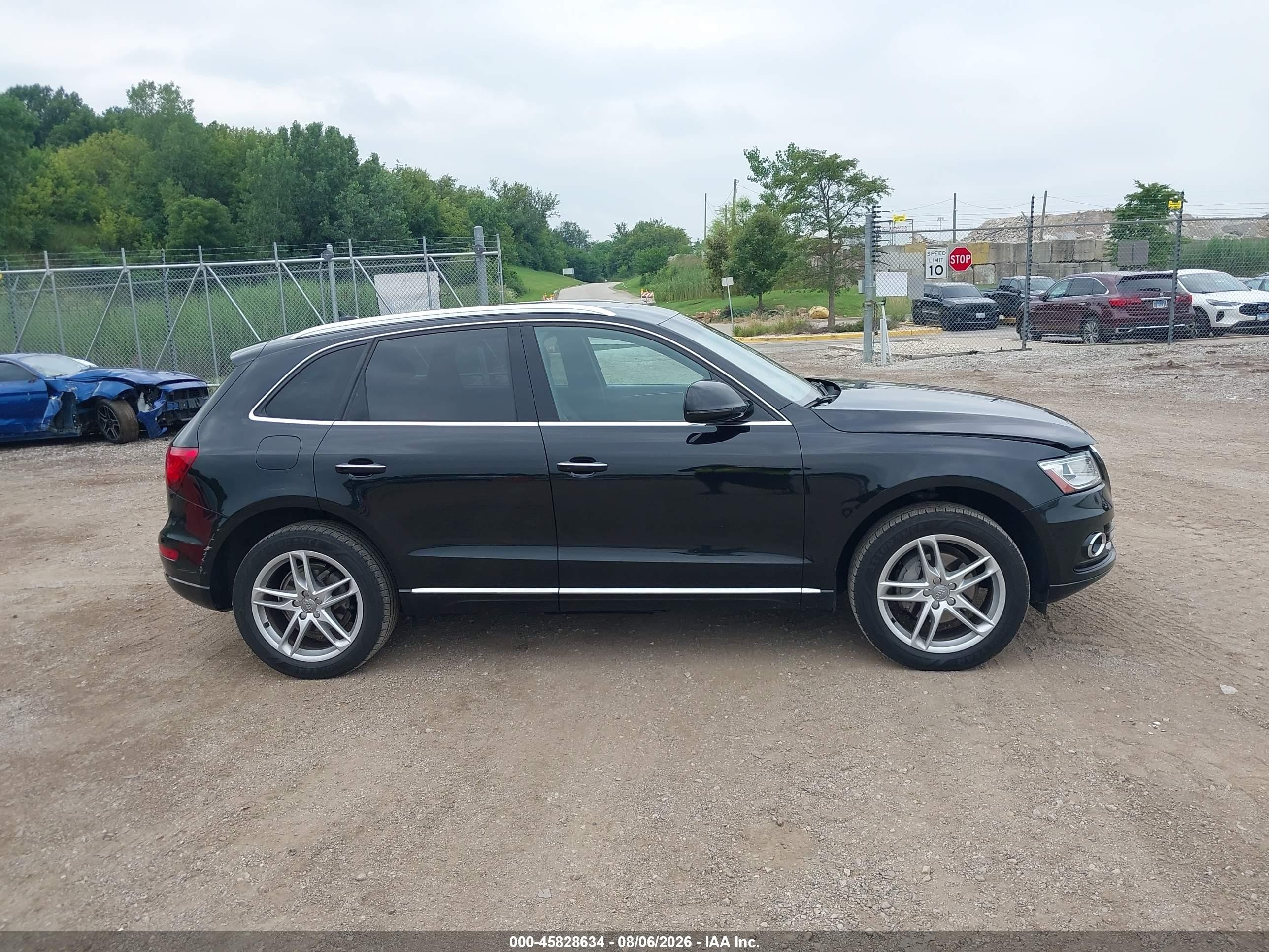 2015 Audi Q5 2.0t Premium Черный vin: WA1LFAFP2FA076273