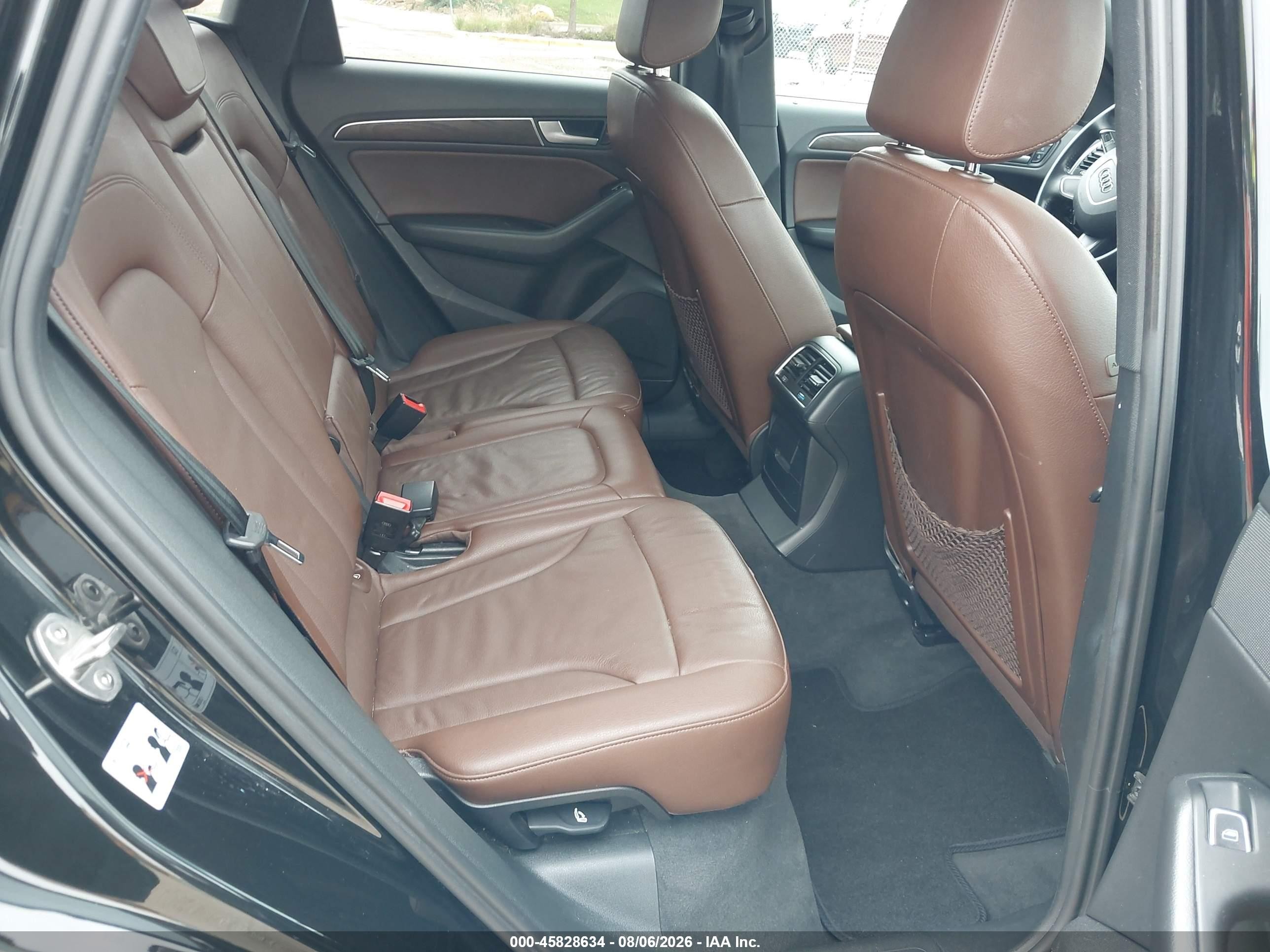 2015 Audi Q5 2.0t Premium Черный vin: WA1LFAFP2FA076273
