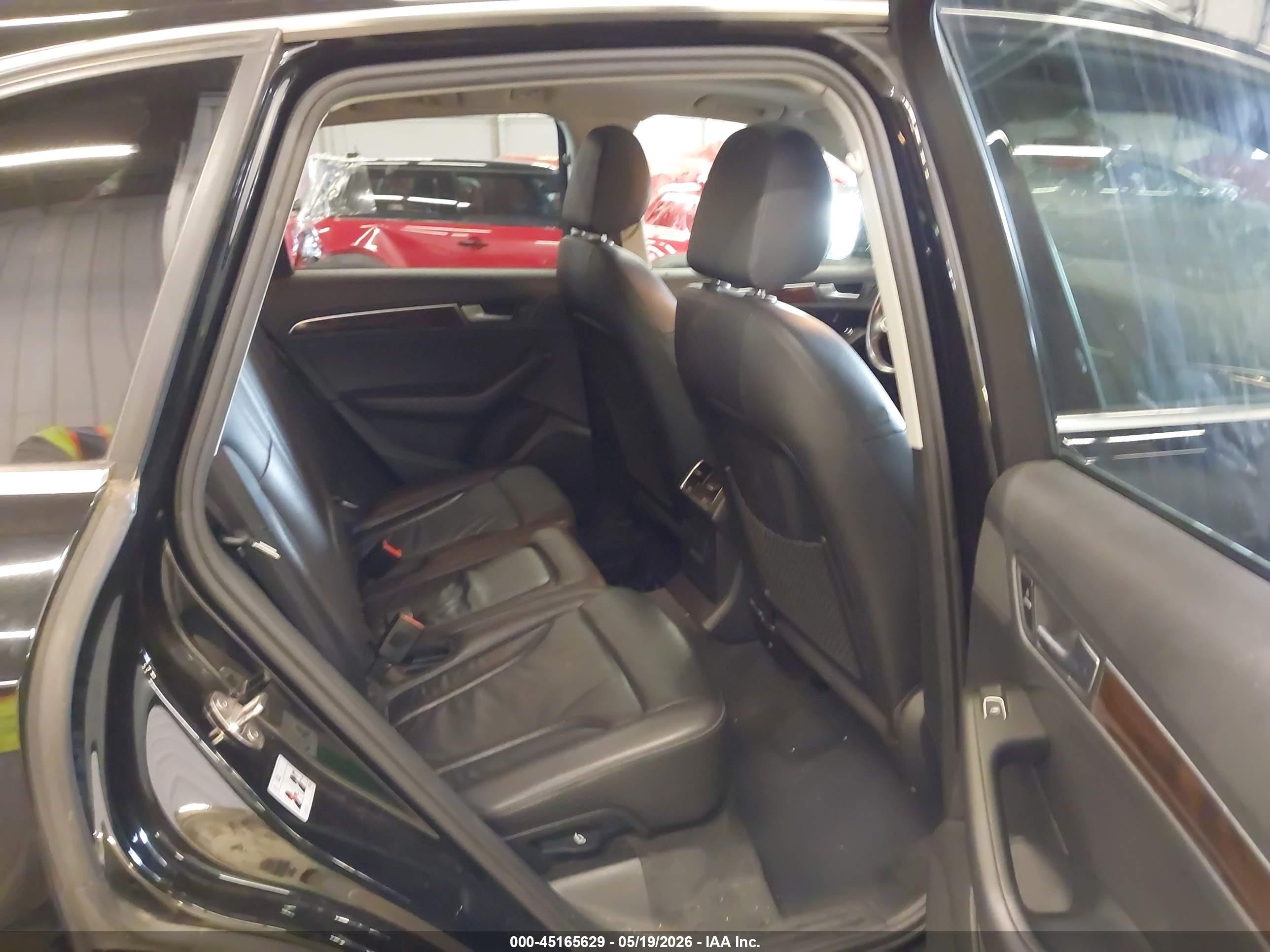 2015 Audi Q5 2.0t Premium Черный vin: WA1LFAFP2FA082378