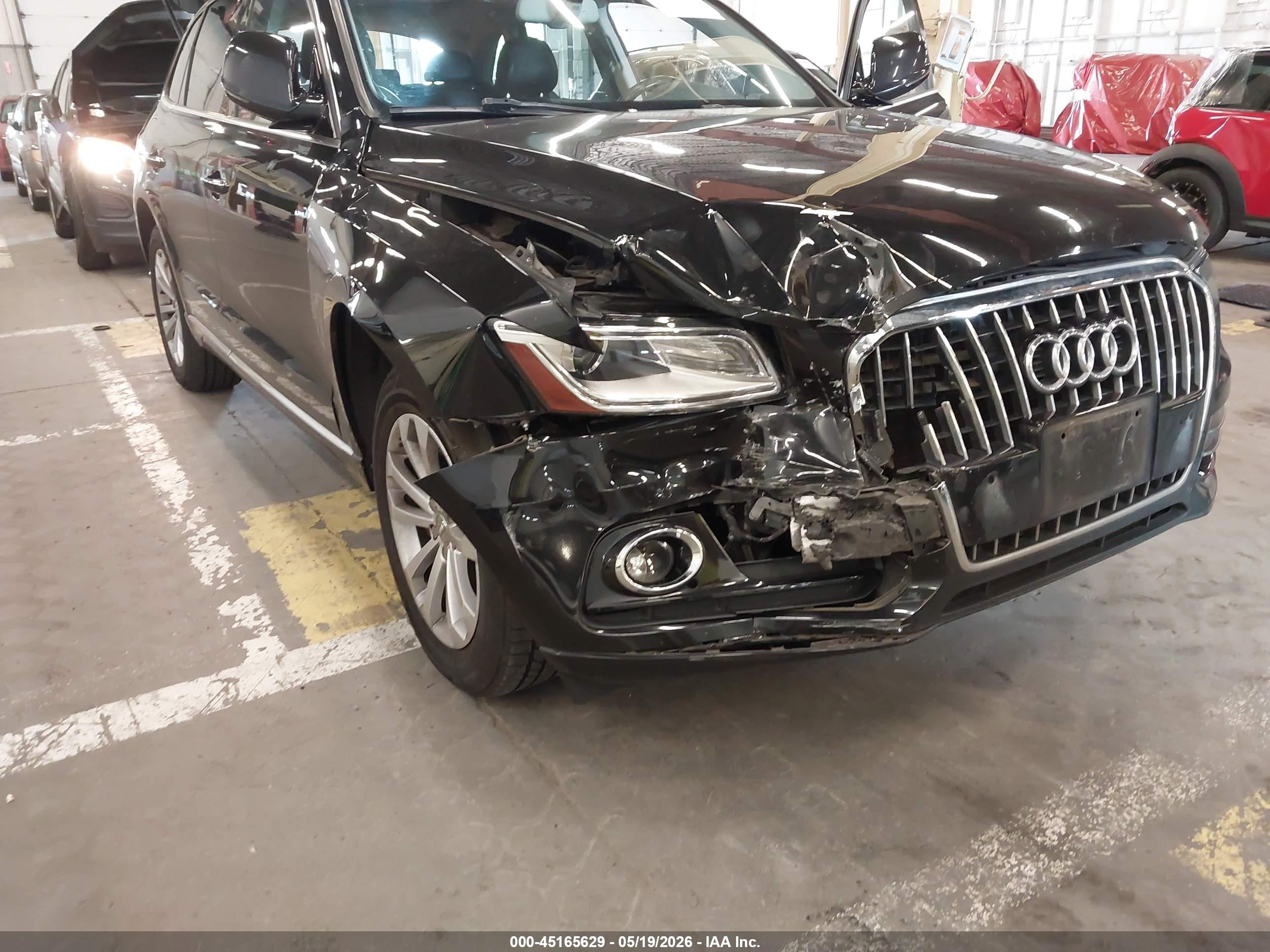 2015 Audi Q5 2.0t Premium Черный vin: WA1LFAFP2FA082378