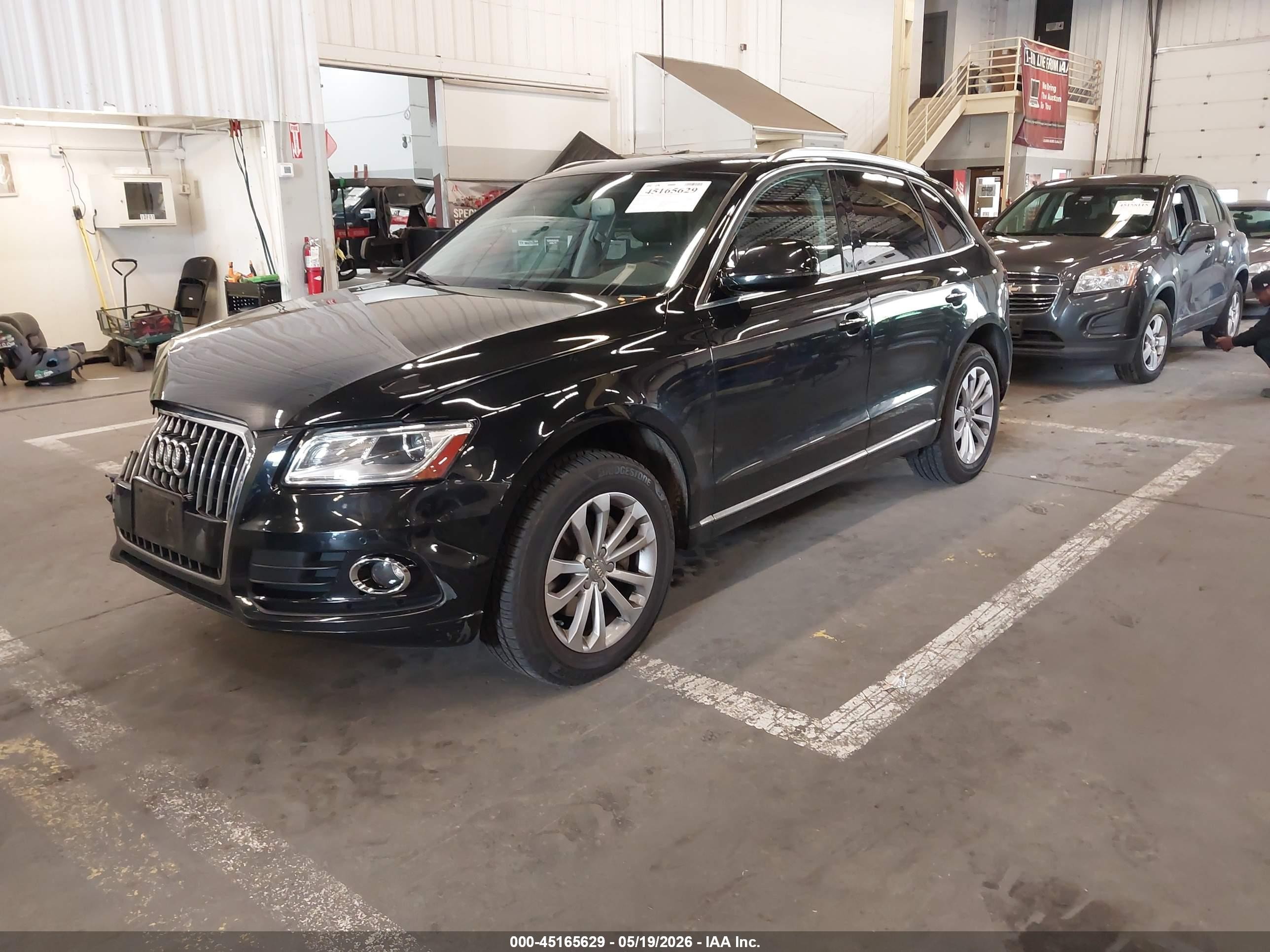 2015 Audi Q5 2.0t Premium Черный vin: WA1LFAFP2FA082378