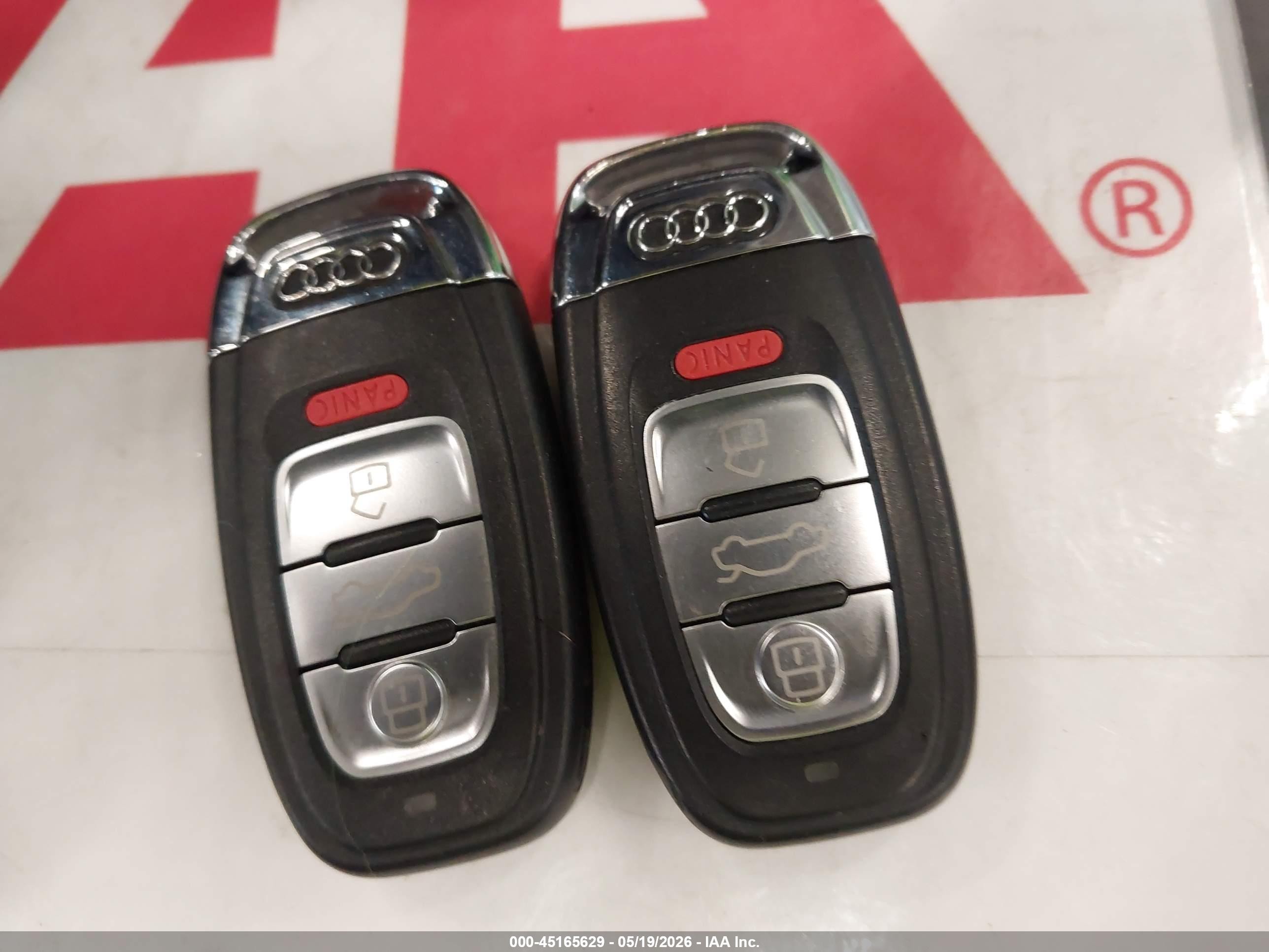 2015 Audi Q5 2.0t Premium Черный vin: WA1LFAFP2FA082378
