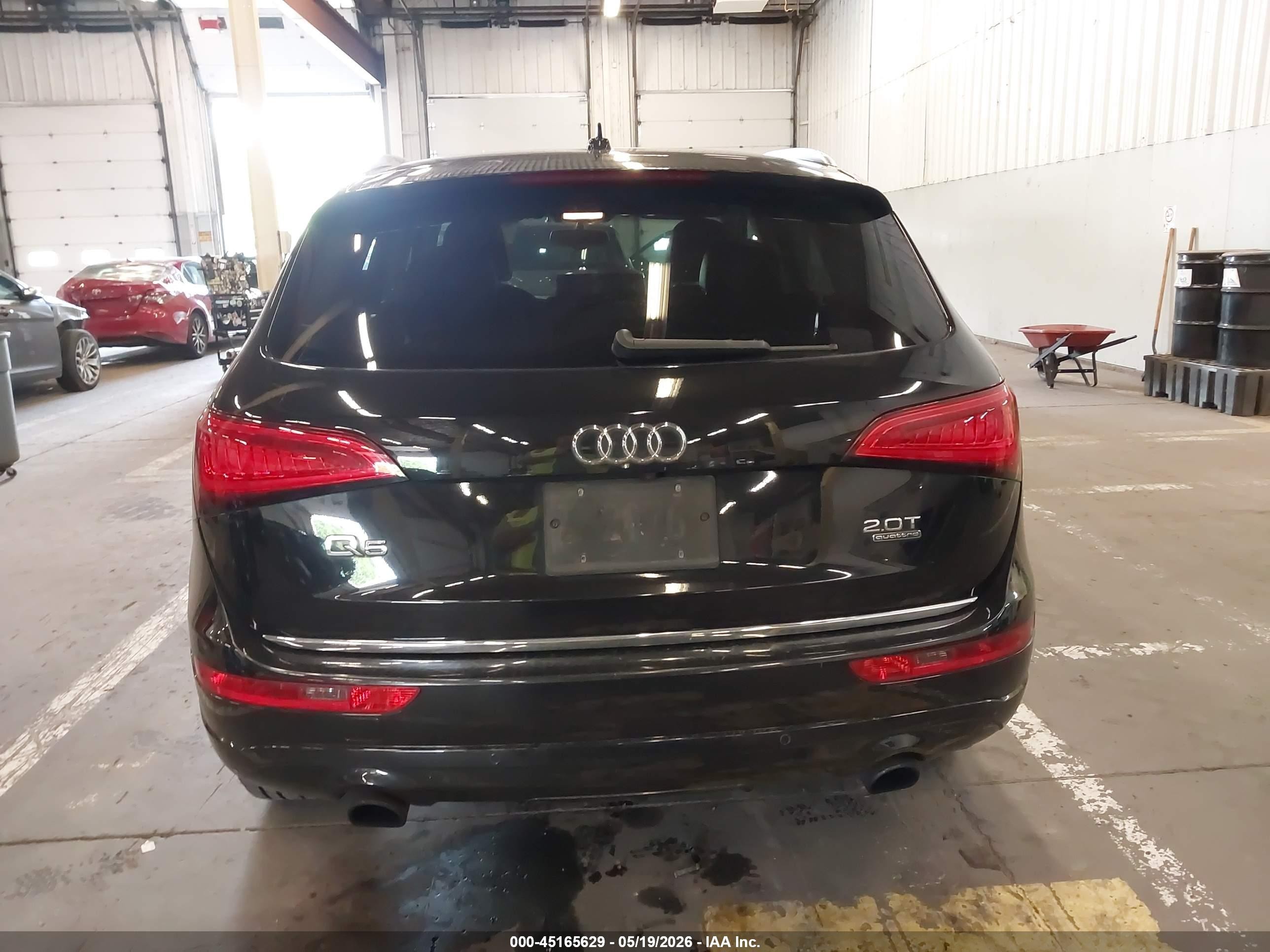 2015 Audi Q5 2.0t Premium Черный vin: WA1LFAFP2FA082378