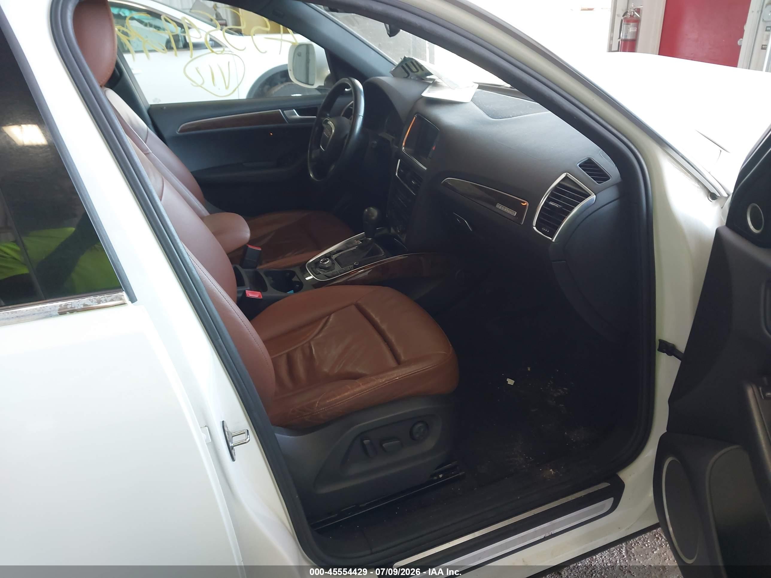 2011 Audi Q5 2.0t Premium White vin: WA1LFAFP3BA052378