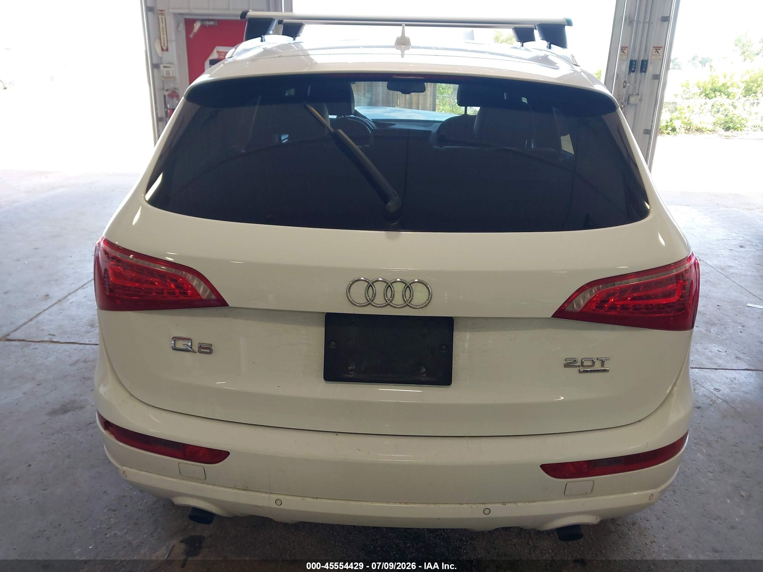 2011 Audi Q5 2.0t Premium White vin: WA1LFAFP3BA052378