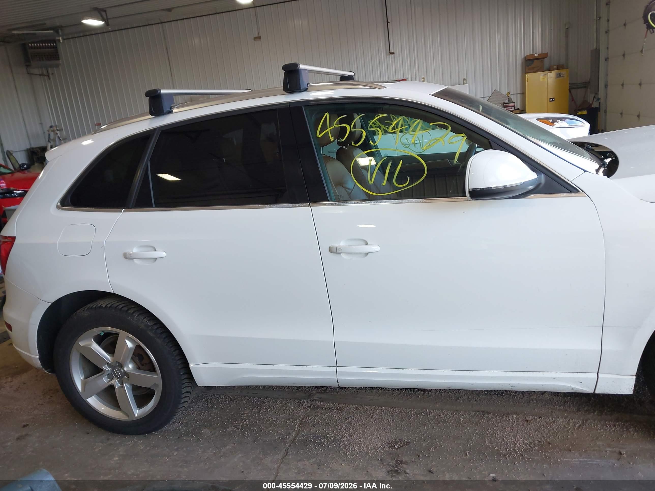 2011 Audi Q5 2.0t Premium White vin: WA1LFAFP3BA052378