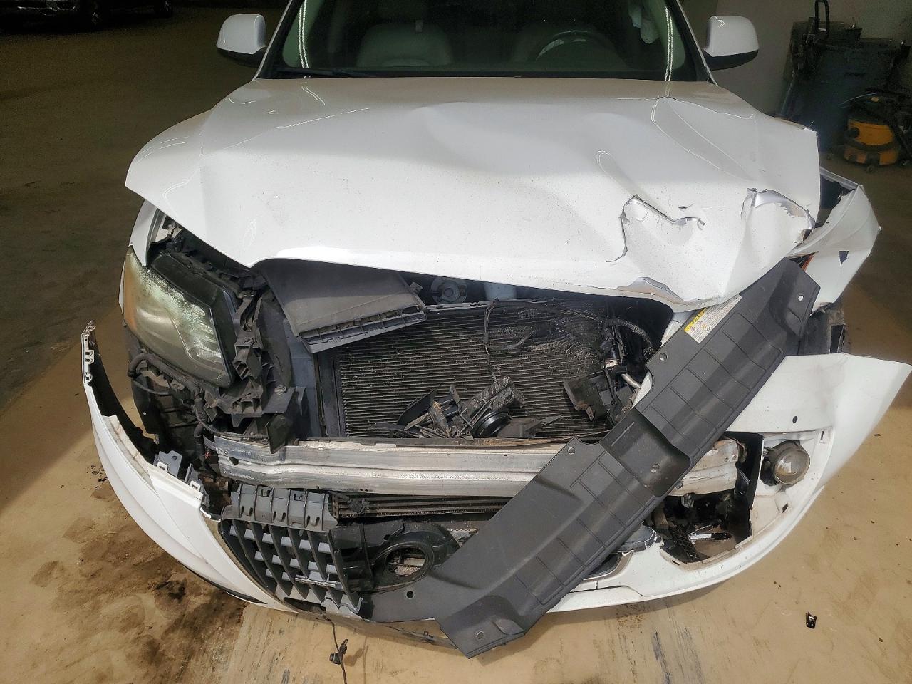 2011 Audi Q5 Premium Plus White vin: WA1LFAFP3BA113728