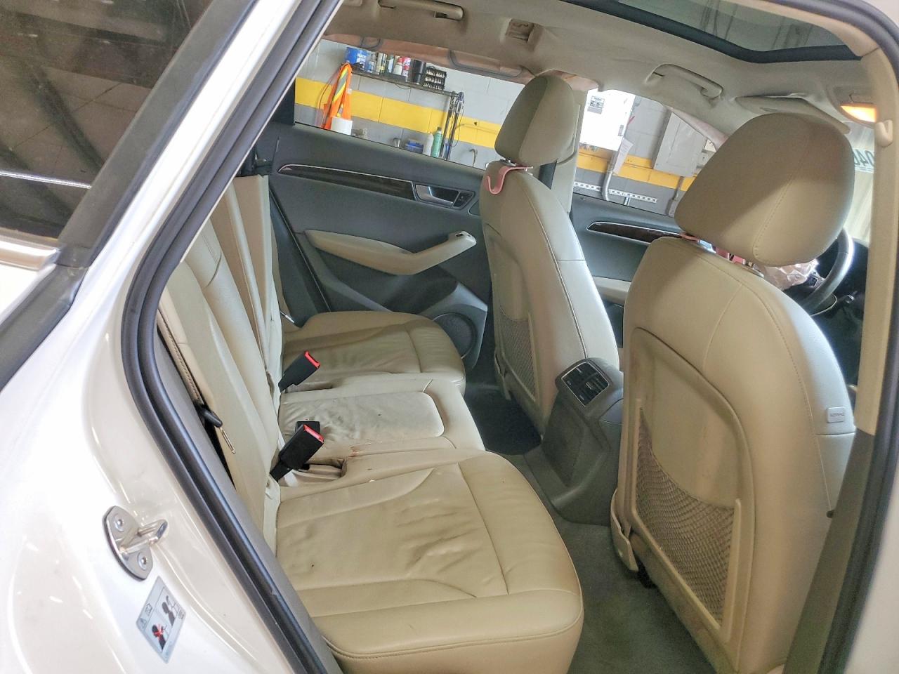 2011 Audi Q5 Premium Plus White vin: WA1LFAFP3BA113728