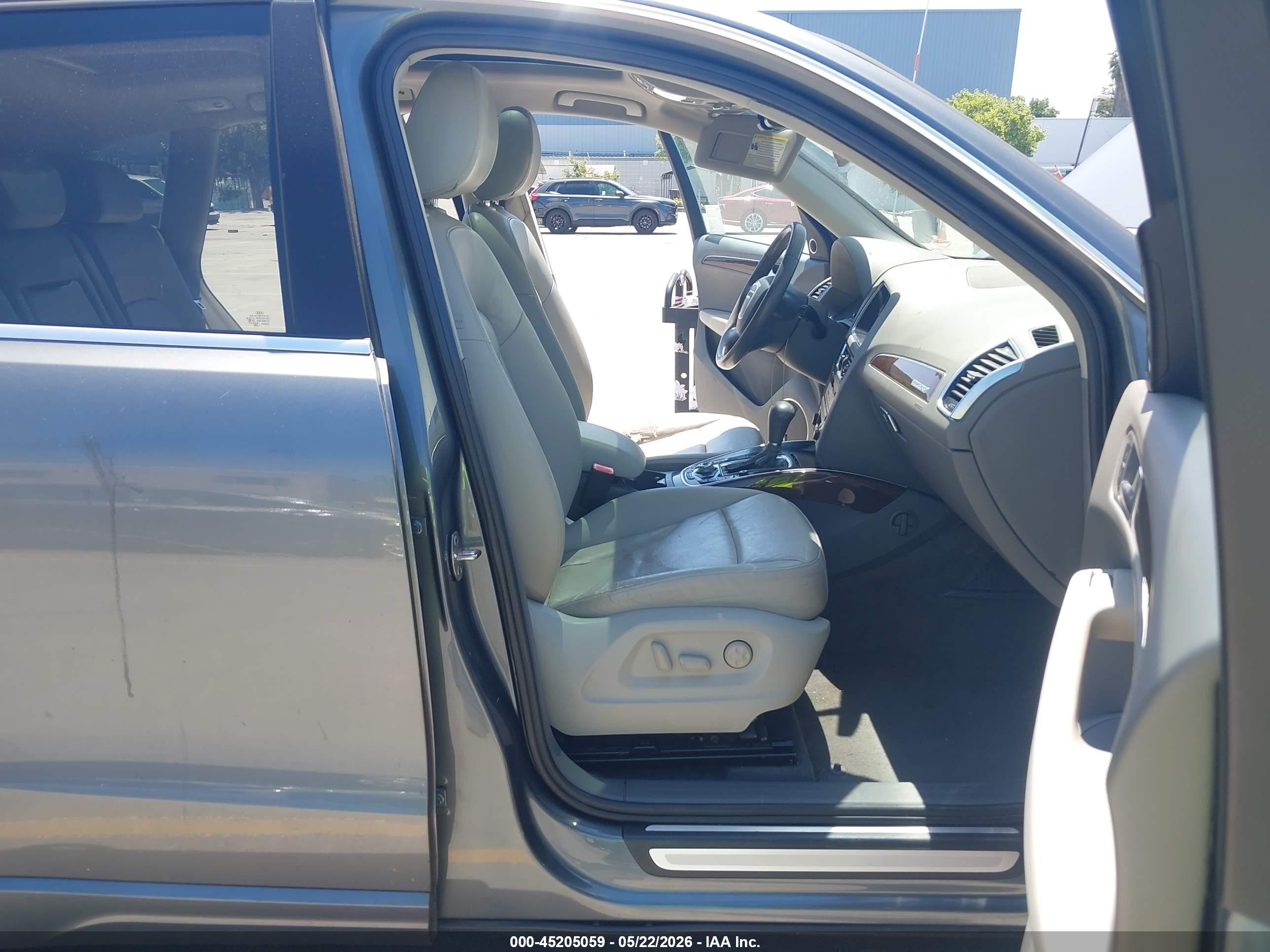 2012 Audi Q5 2.0t Premium Blue vin: WA1LFAFP3CA011363