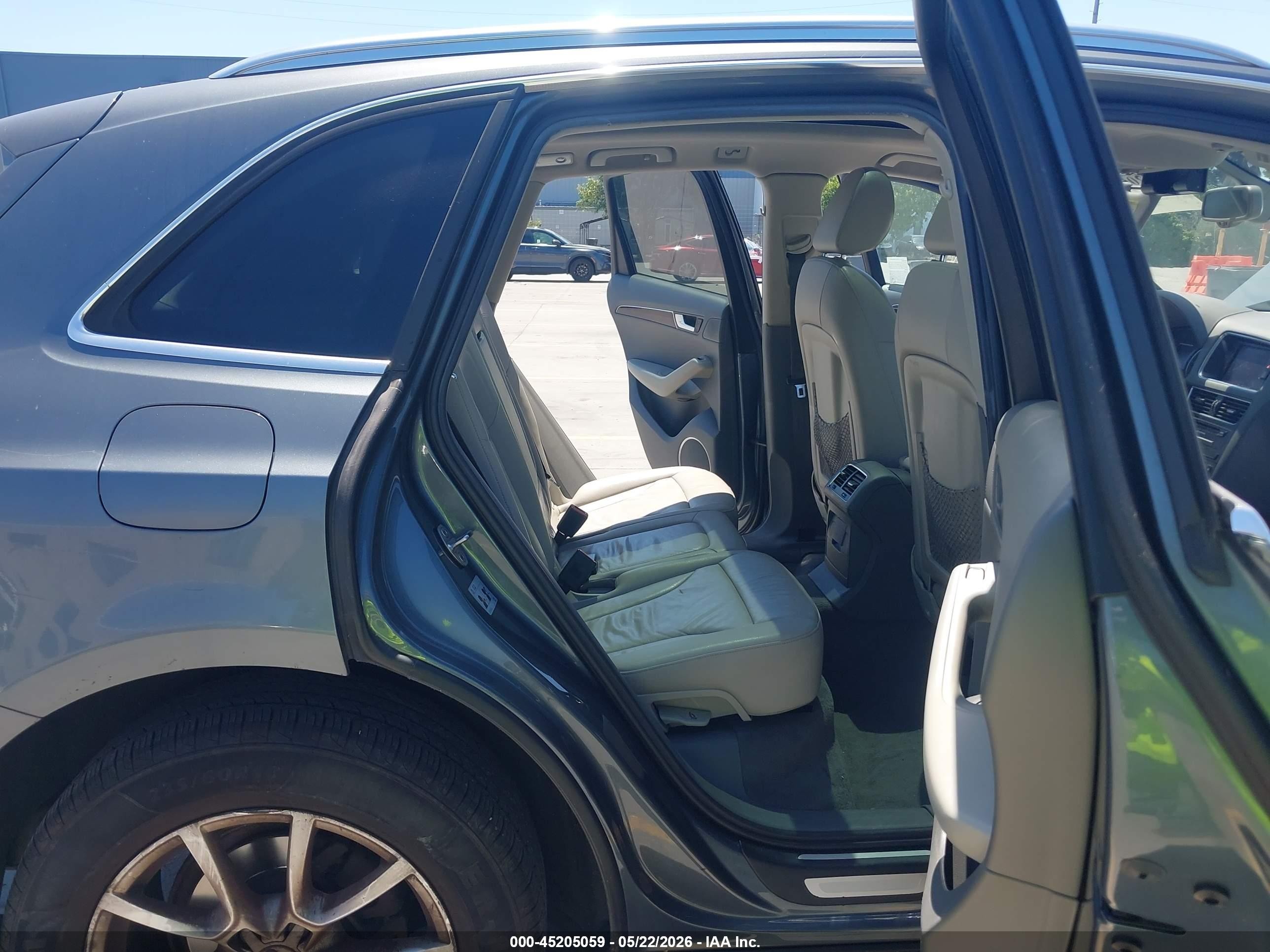 2012 Audi Q5 2.0t Premium Blue vin: WA1LFAFP3CA011363