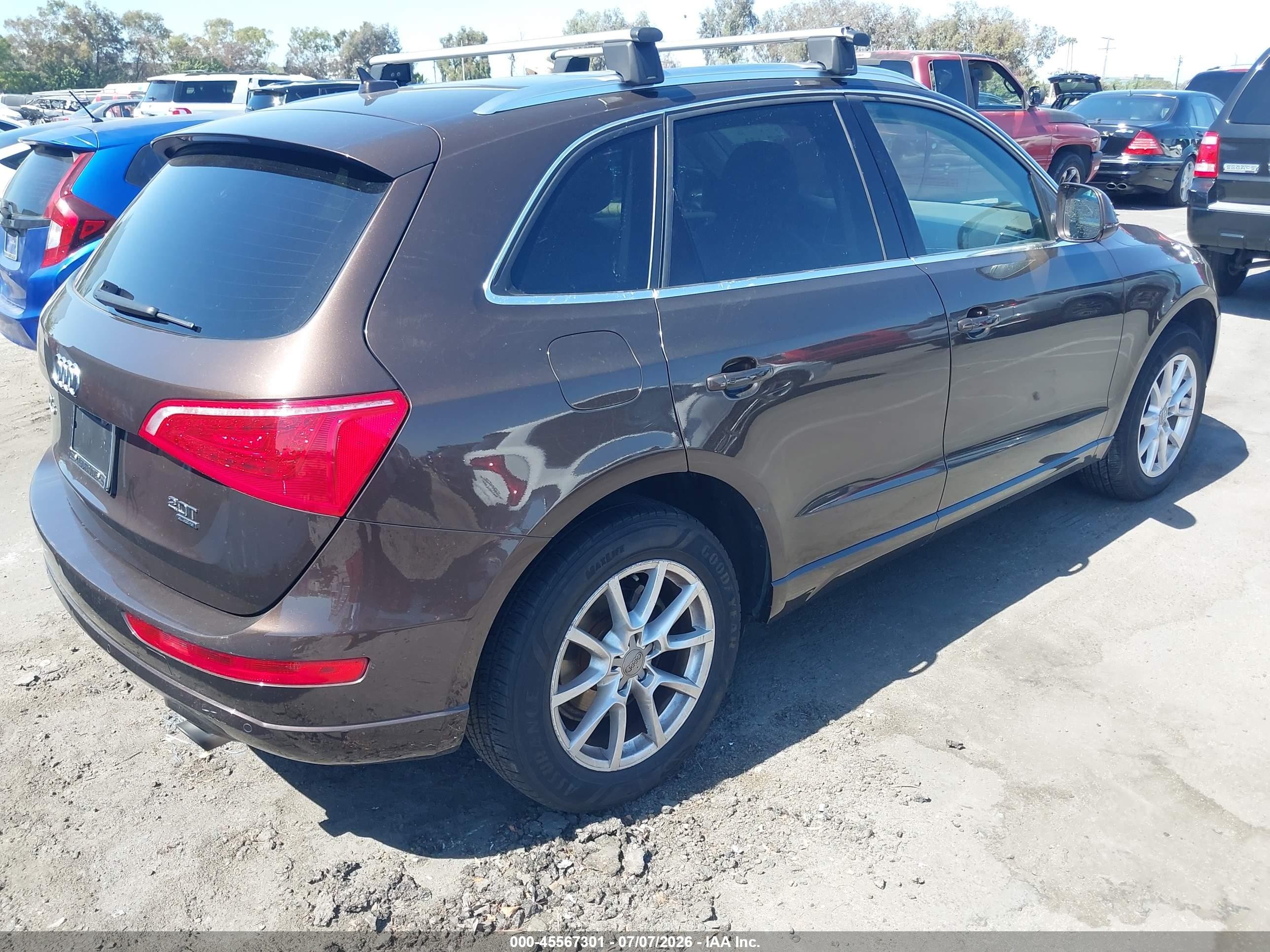 2012 Audi Q5 2.0t Premium Brown vin: WA1LFAFP3CA041804